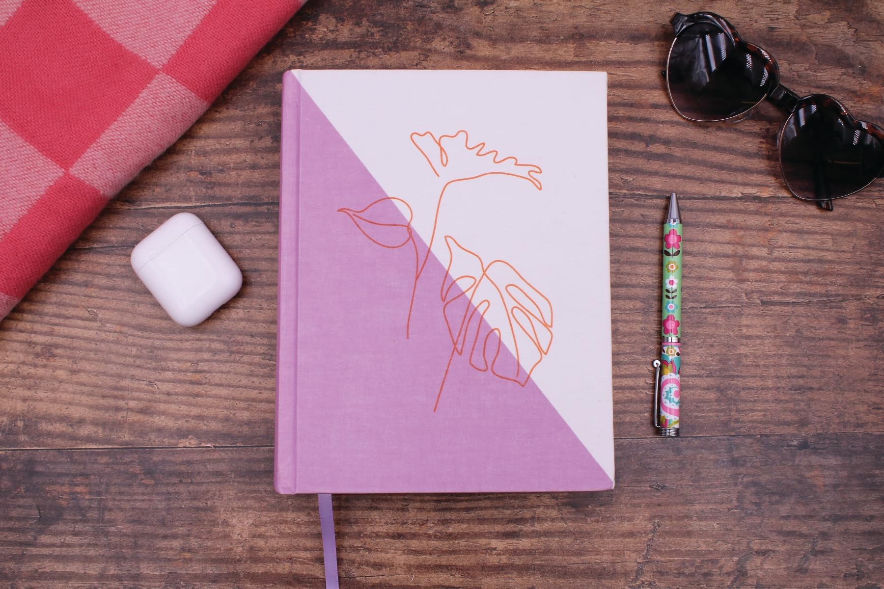 NIV, Journal the Word Bible for Teen Girls, Cloth over Board, Lavender/White, Red Letter: Includes Over 450 Journaling Prompts!