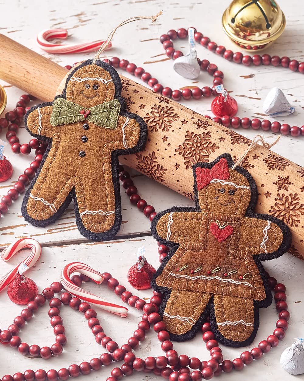 Jingle All the Way: 40 Small Stitcheries to Make Your Home Merry