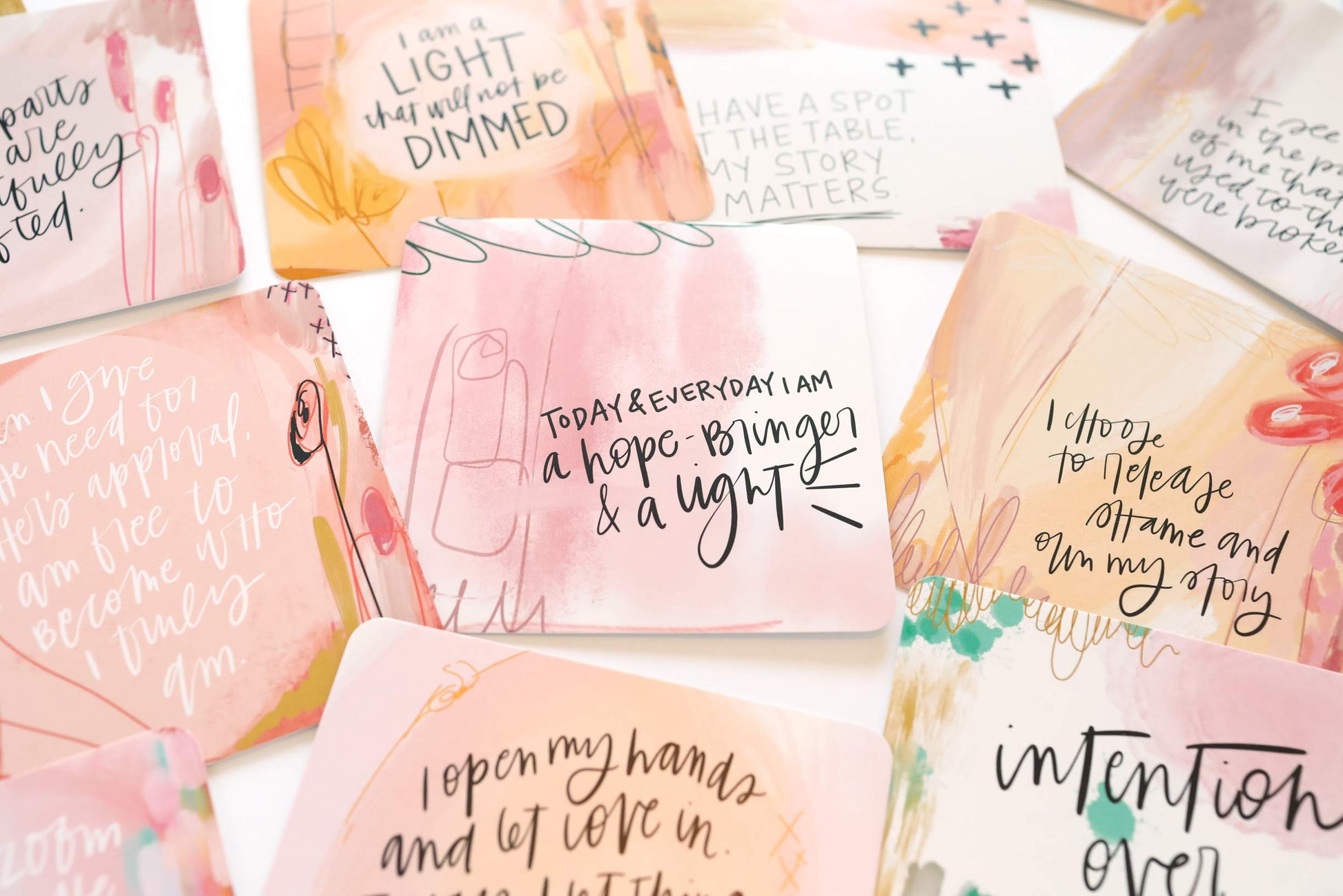 Affirmation Cards for Women: Beautifully Illustrated Inspirational Cards with Positive Affirmations to Help with Gratitude, Mindfulness, Daily Encouragement and Self Care