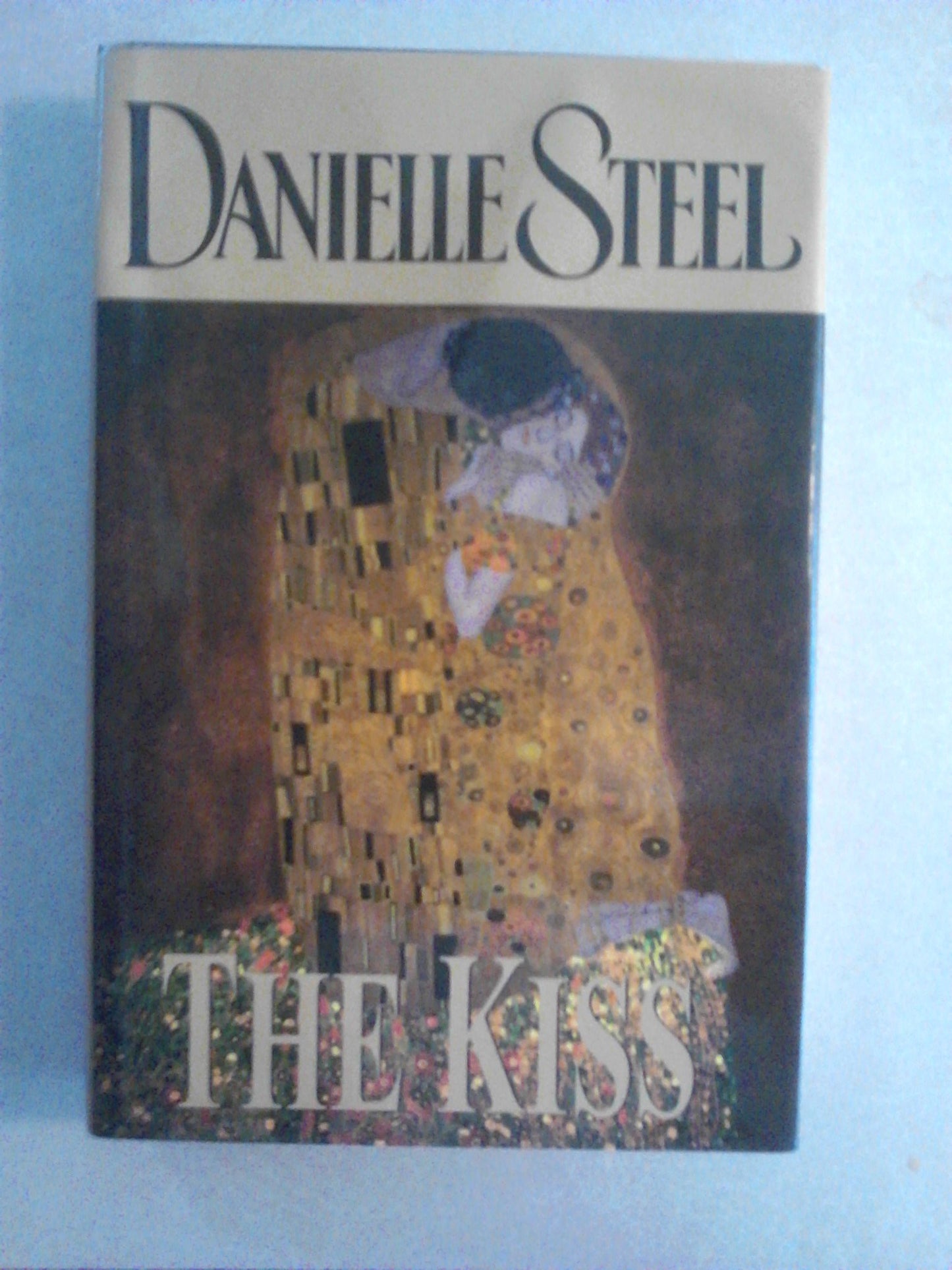 The Kiss by Steel, Danielle