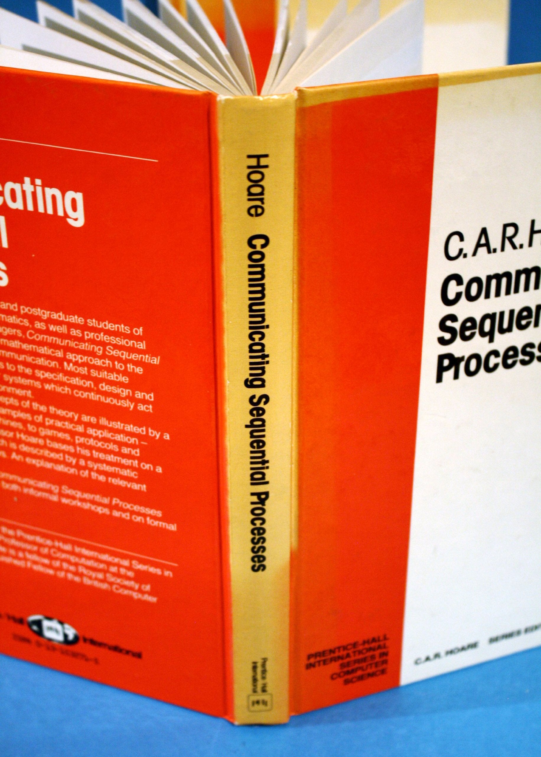 Communicating sequential processes (Prentice-Hall International series in computer science)