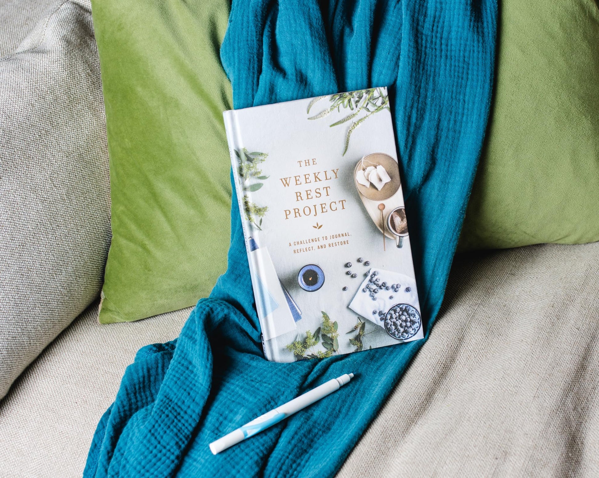 The Weekly Rest Project: A Challenge to Journal, Reflect, and Restore (The Weekly Project Series)
