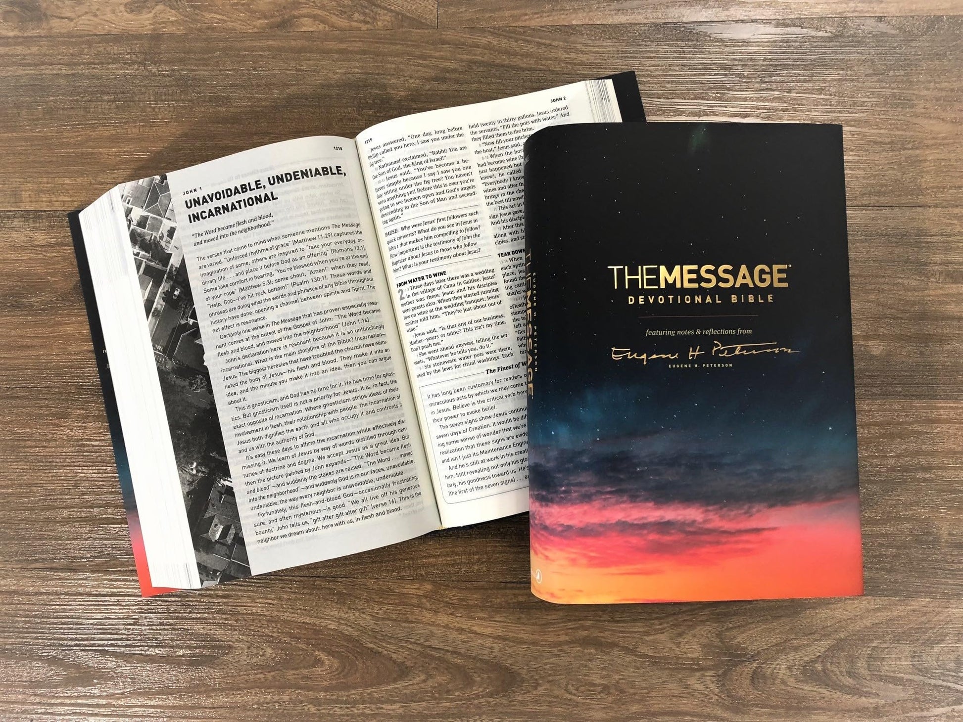 The Message Devotional Bible (Hardcover): Featuring Notes and Reflections from Eugene H. Peterson