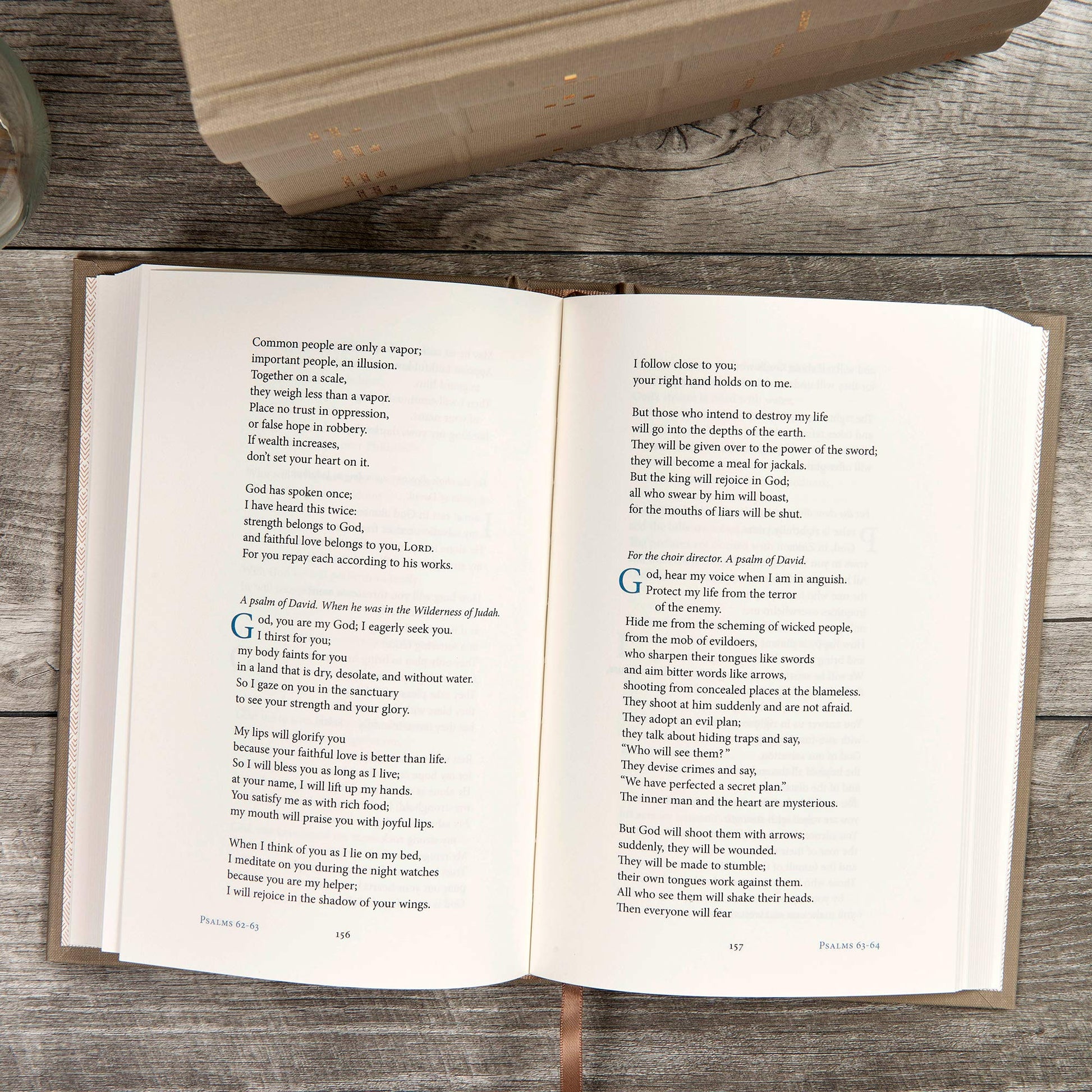 CSB Reader's Bible, Cloth Over Board, Five-Volume Collection, Black Letter, Single-Column, Reader's Format, Slip Case, Easy-to-Read Bible Serif Type
