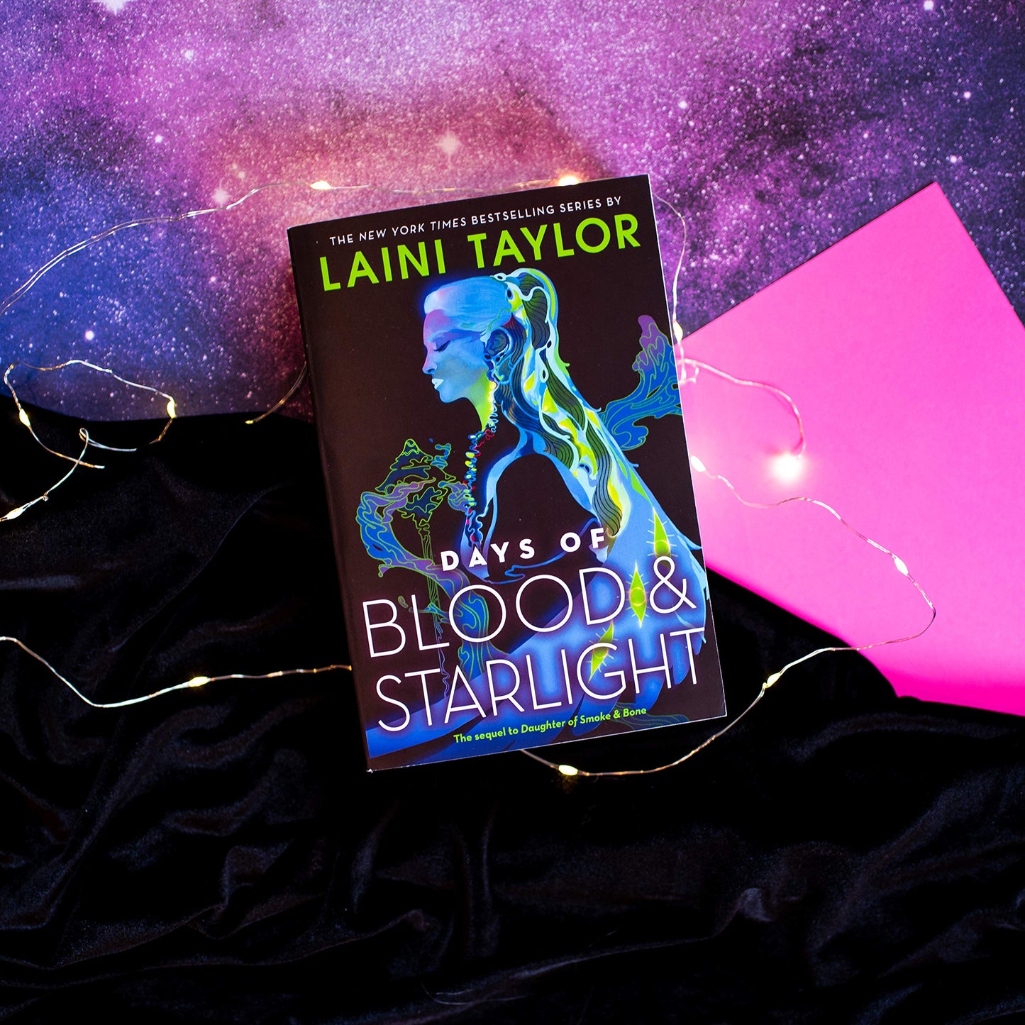 Daughter of Smoke & Bone: The Complete Gift Set