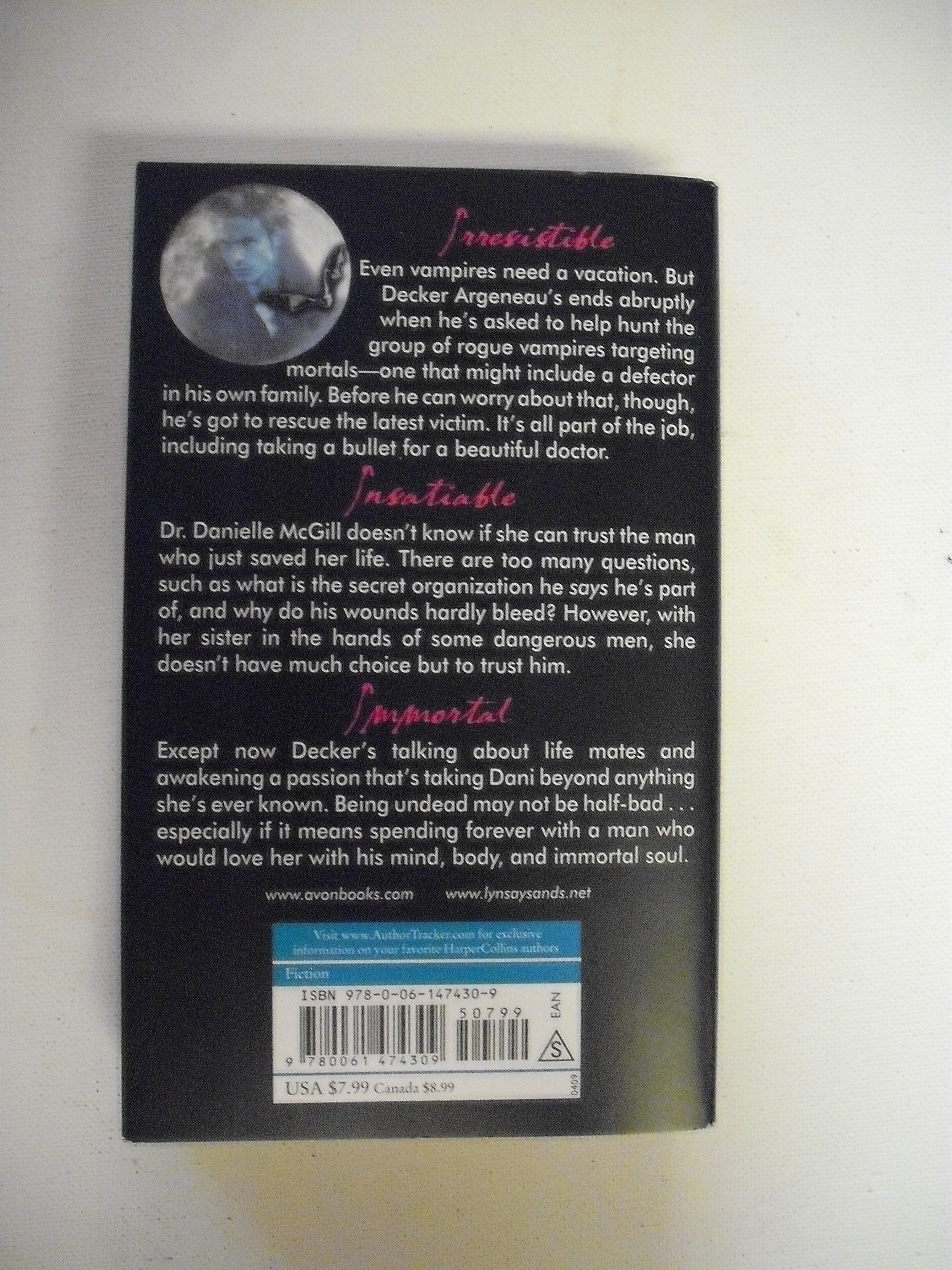 The Immortal Hunter: A Rogue Hunter Novel (Argeneau Vampire, 11)