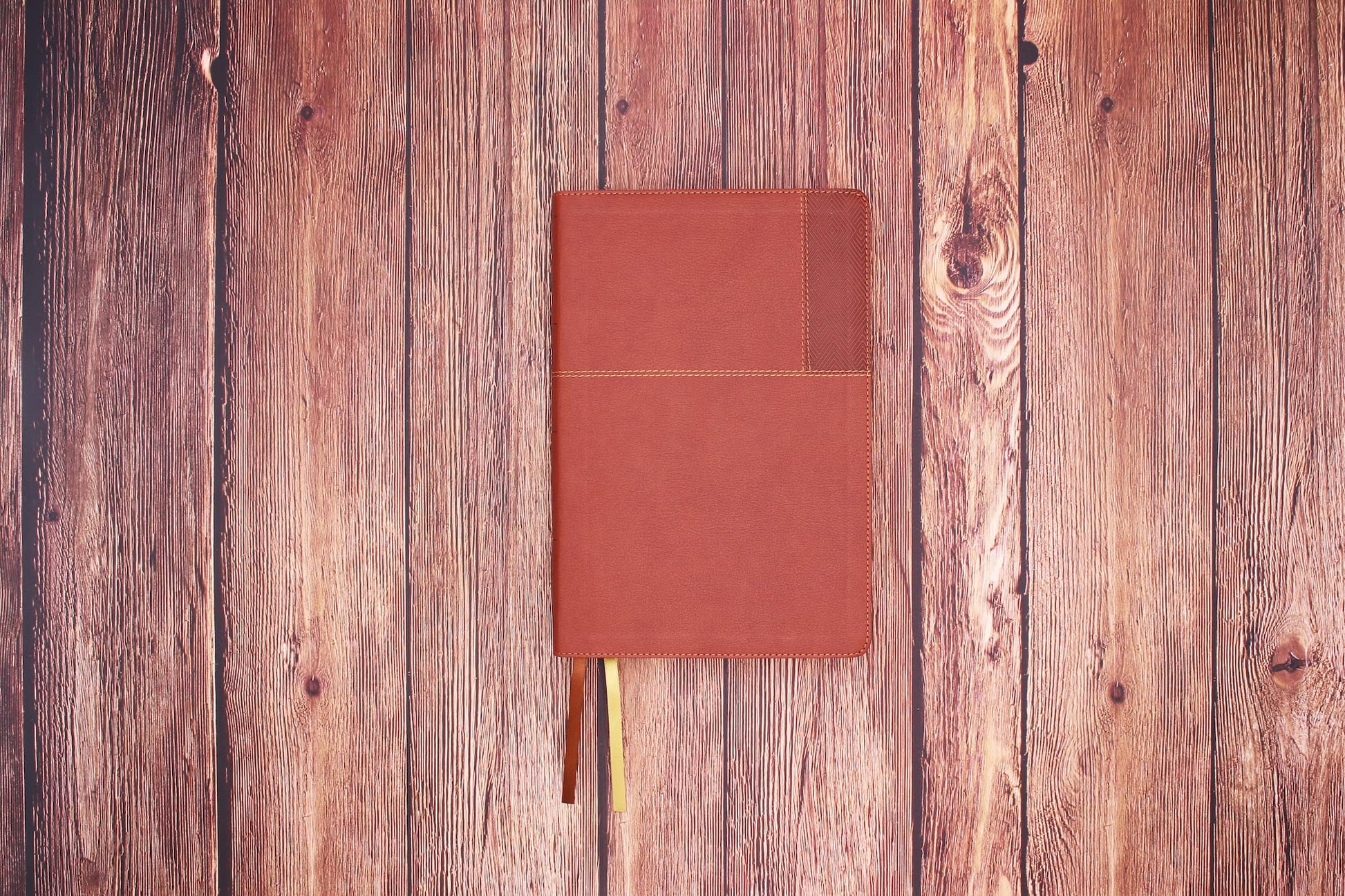 NIV, Thinline Reference Bible (Deep Study at a Portable Size), Large Print, Leathersoft, Brown, Red Letter, Comfort Print