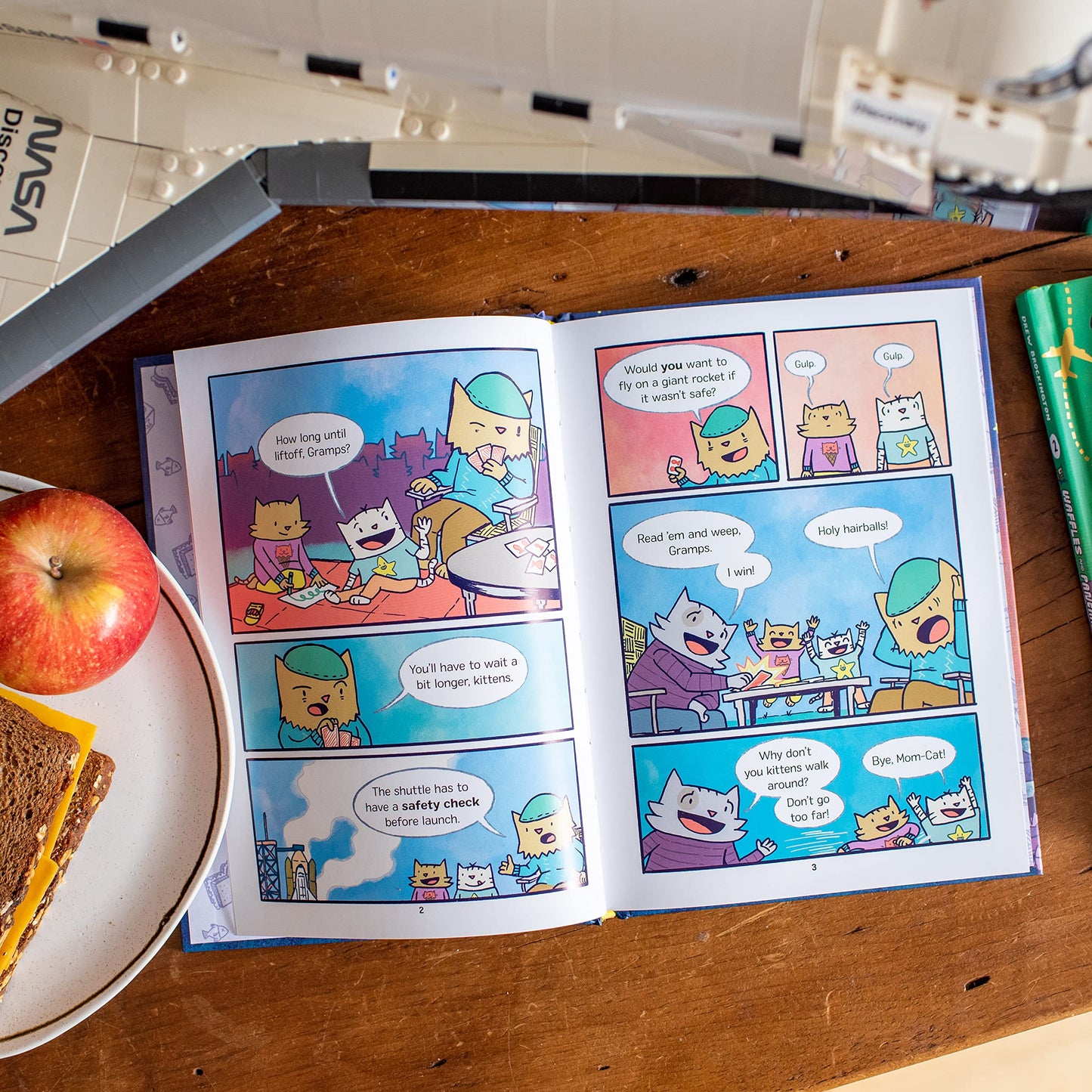 Waffles and Pancake: Failure to Lunch (A Graphic Novel) (Waffles and Pancake, 3)