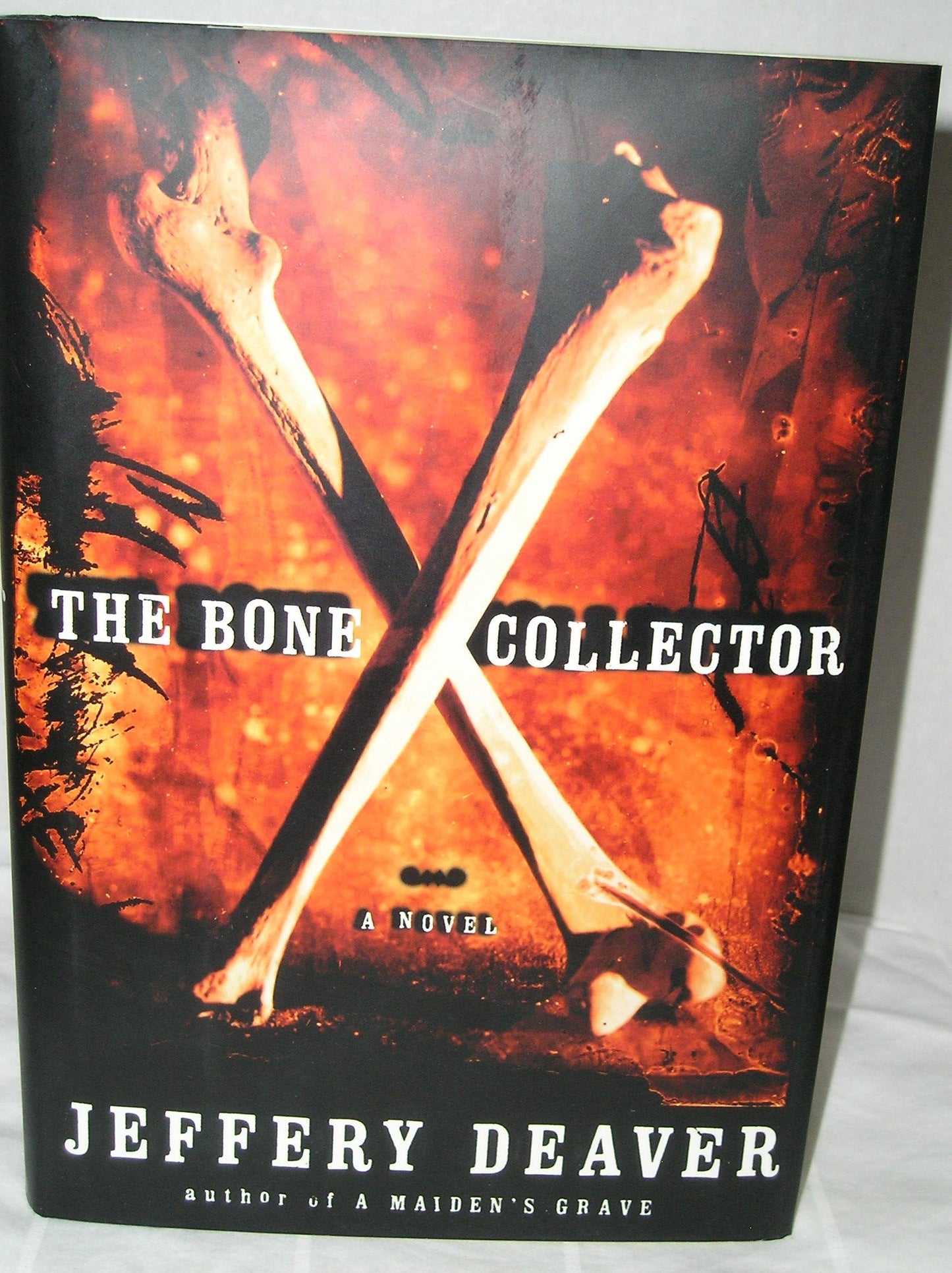 The Bone Collector (A Lincoln Rhyme Novel)