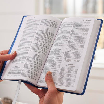 KJV Holy Bible: Ultra Thinline, Black Leathersoft, Red Letter, Comfort Print: King James Version