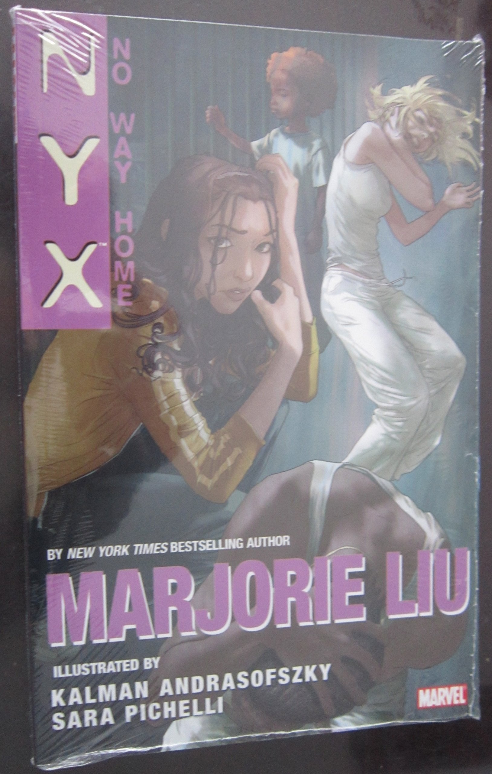 Nyx: No Way Home (NYX (Graphic Novels))