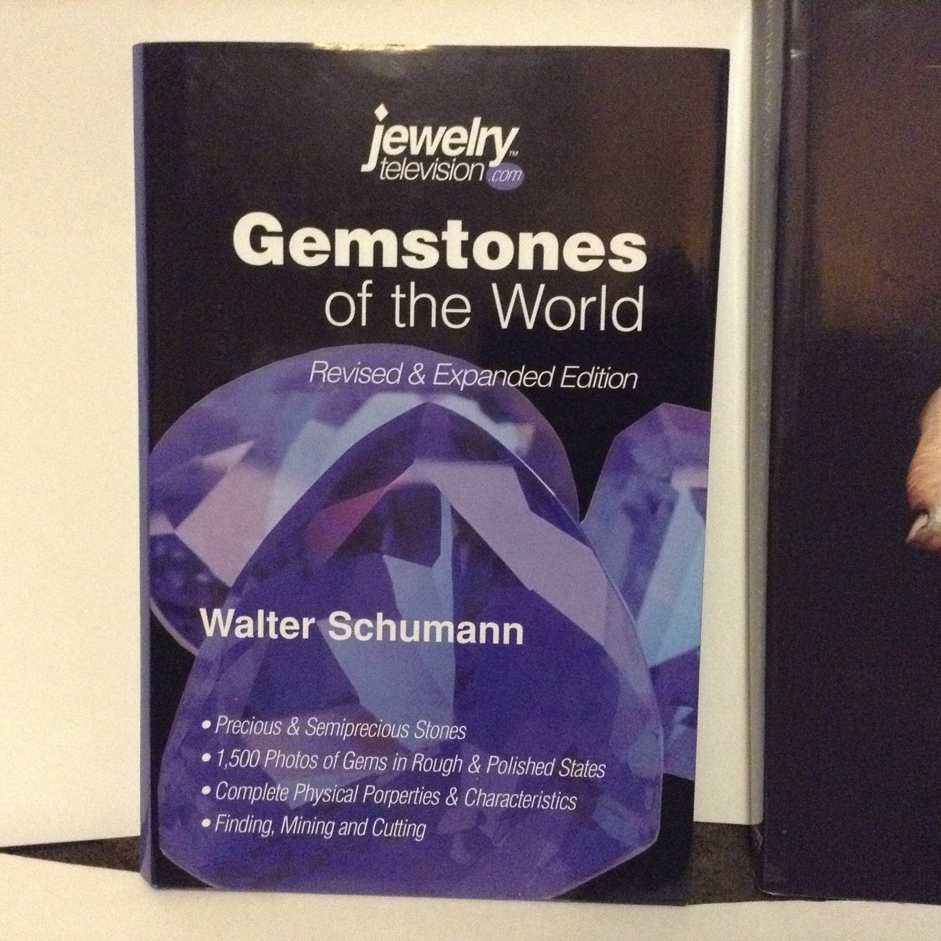 Gemstone Buying Guide: How to Evaluate, Identify, Select & Care for Colored Gems