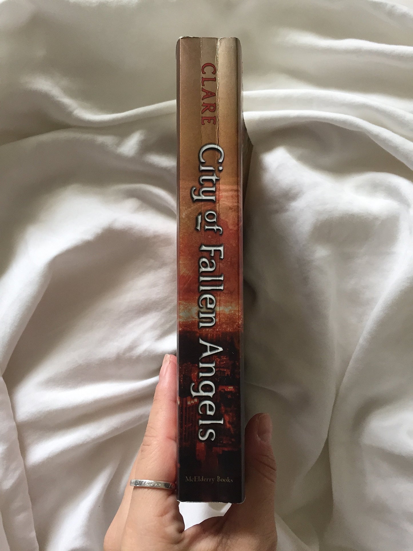 City of Fallen Angels (Mortal Instruments)