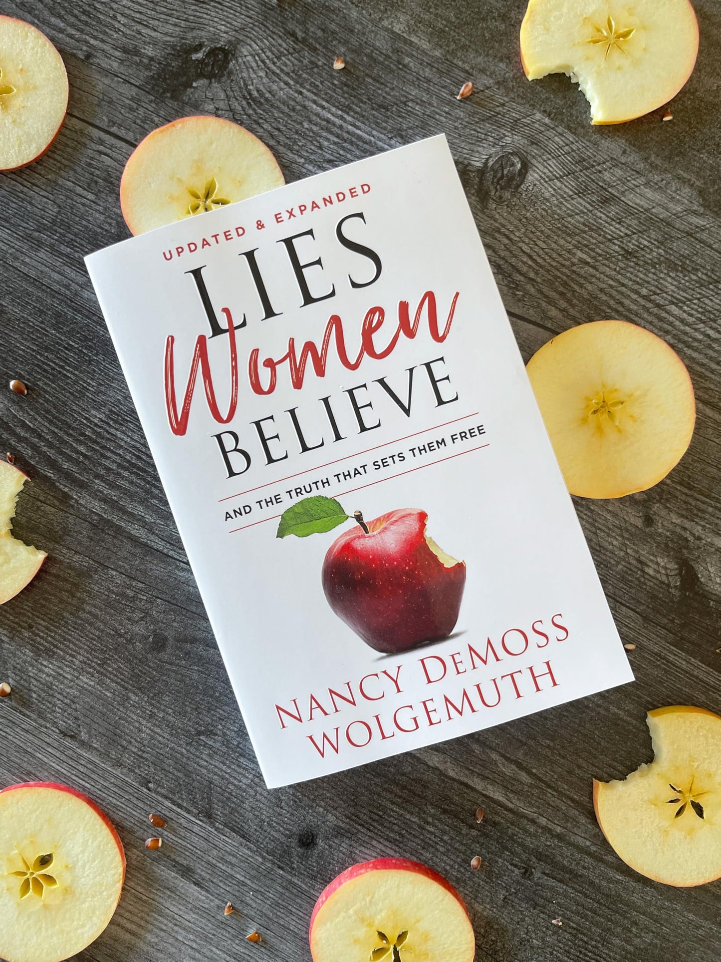 Lies Women Believe: And the Truth that Sets Them Free