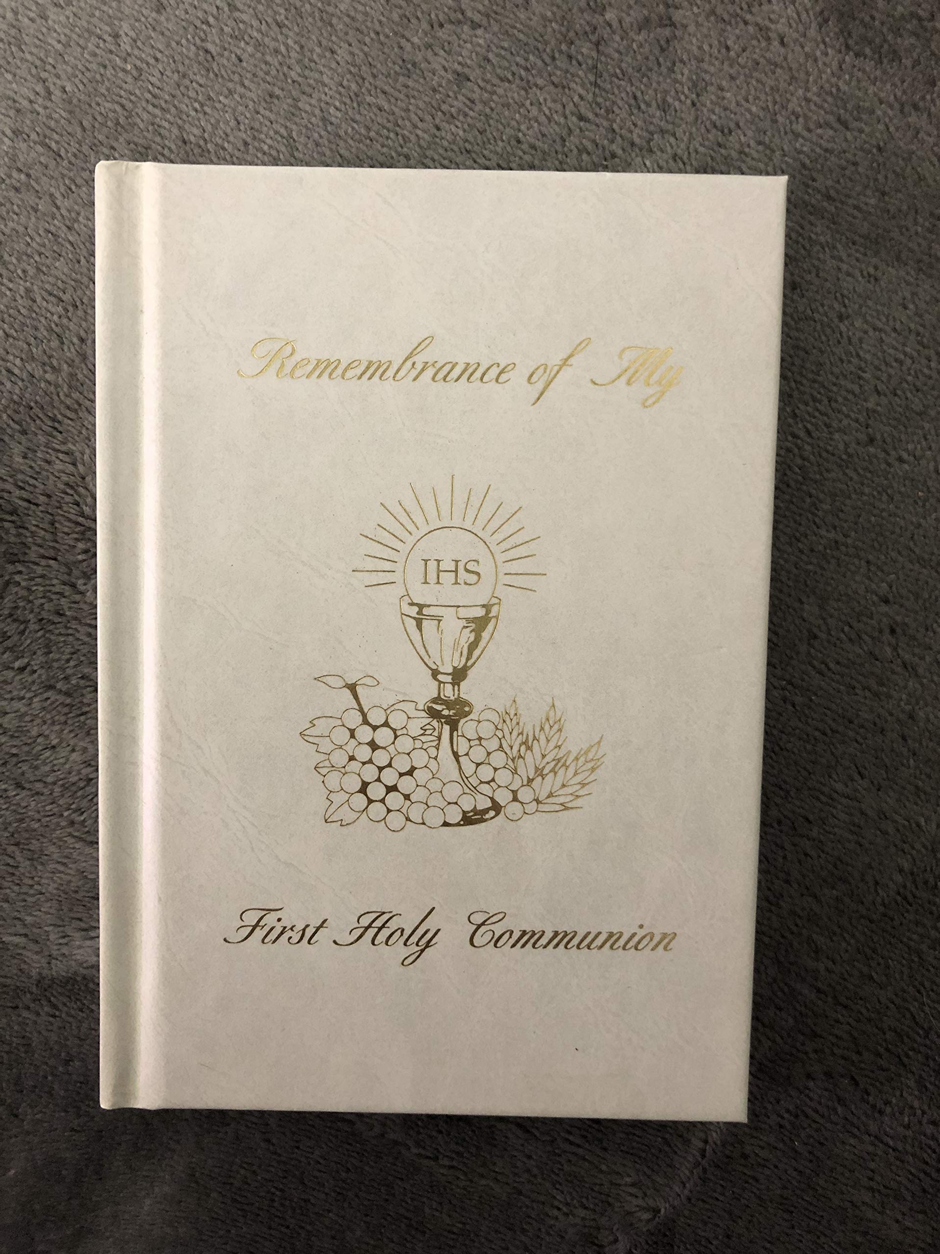 Remembrance of My First Holy Communion-Girl-White Edges: Marian Children's Mass Book