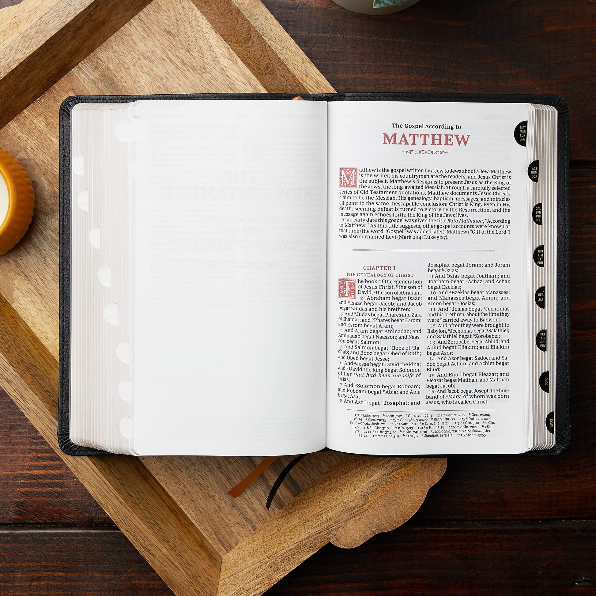 KJV, Personal Size Reference Bible, Sovereign Collection, Genuine Leather, Black, Red Letter, Thumb Indexed, Comfort Print: Holy Bible, King James Version