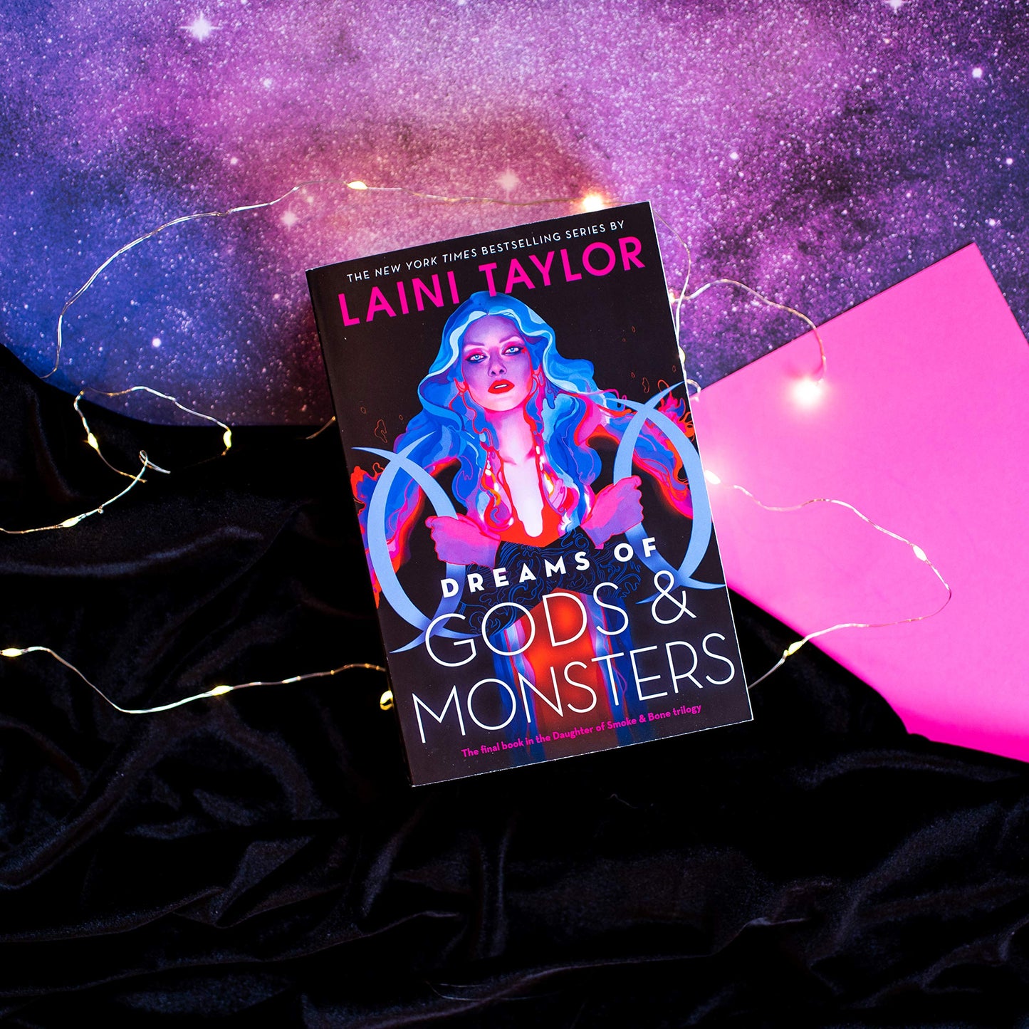 Dreams of Gods & Monsters (Daughter of Smoke & Bone, 3)