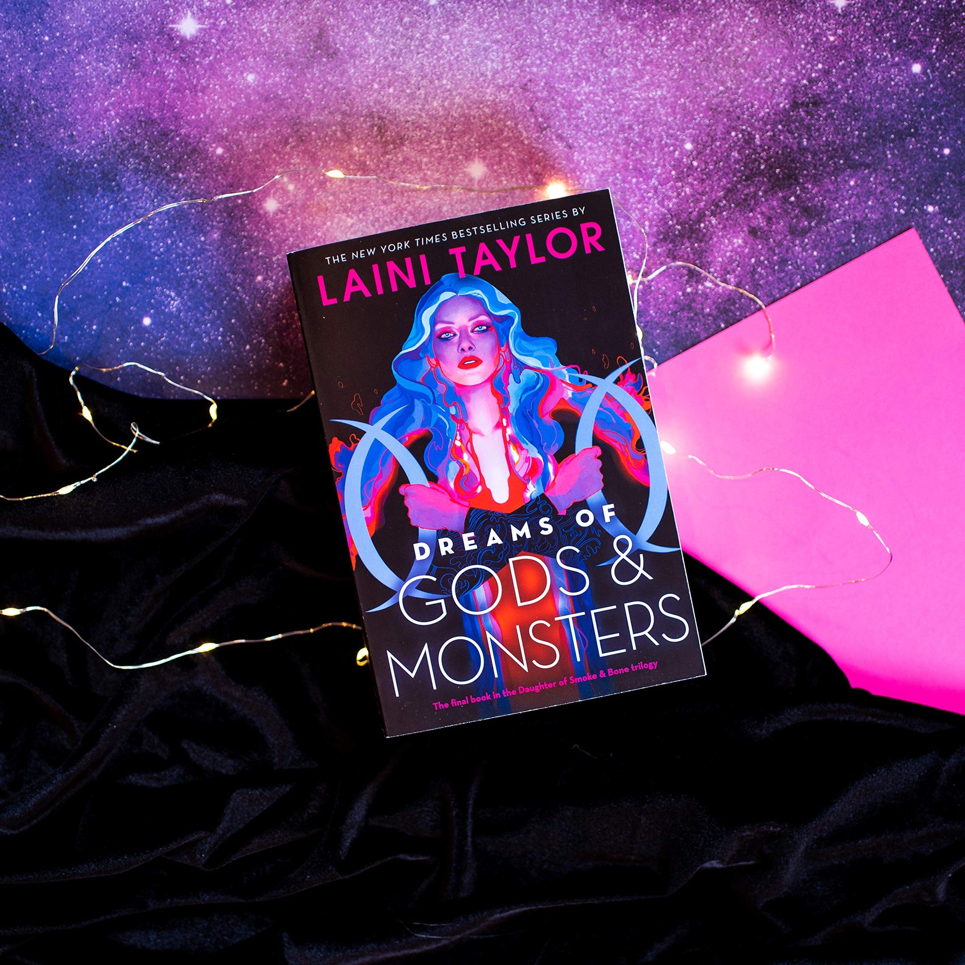 Dreams of Gods & Monsters (Daughter of Smoke & Bone, 3)