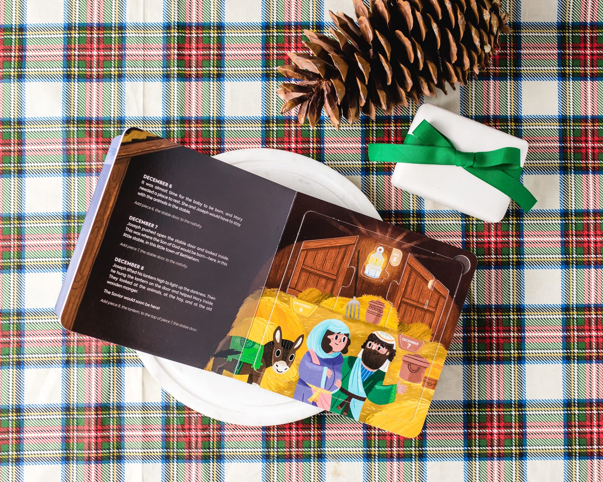 My Advent Nativity Press-Out-and-Play Book: Features 25 Pop-Out Pieces for Ages 3-7