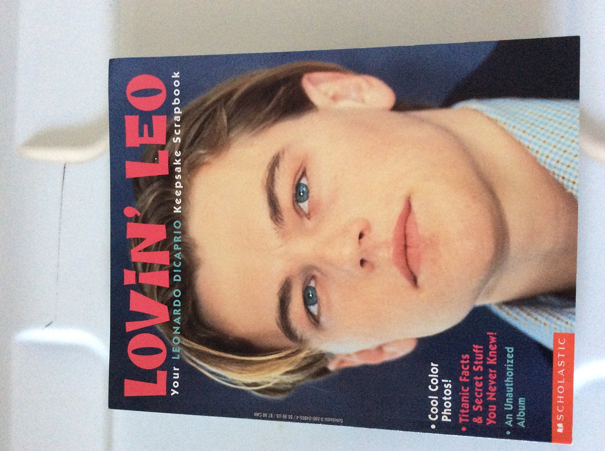 Lovin' Leo: Your Leonardo Dicaprio Keepsake Scrapbook