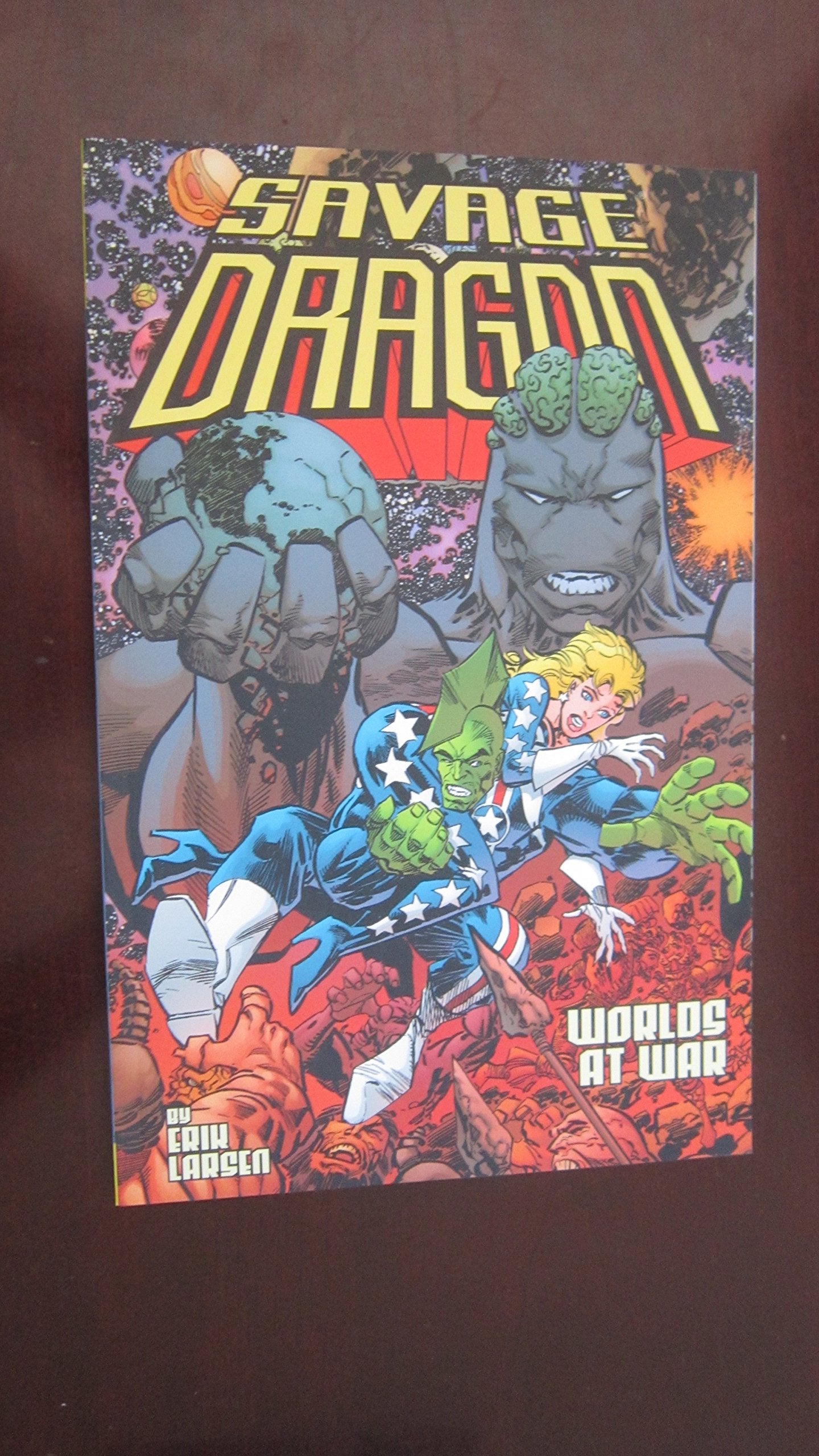 Savage Dragon Volume 9: Worlds At War