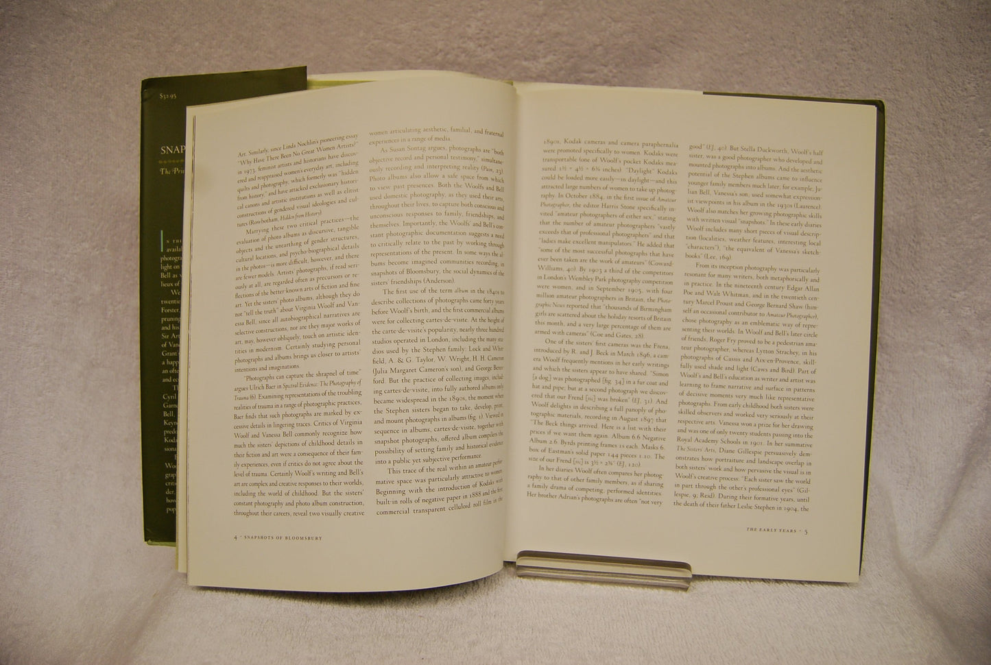 Snapshots of Bloomsbury: The Private Lives of Virginia Woolf