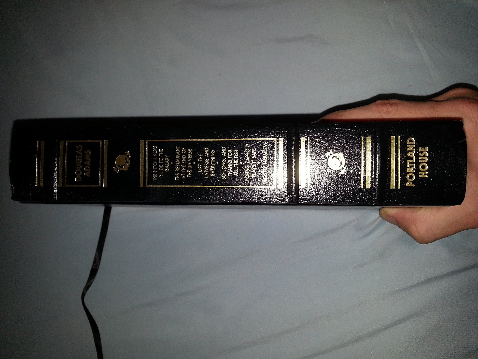 The Ultimate Hitchhiker's Guide: Complete and Unabridged