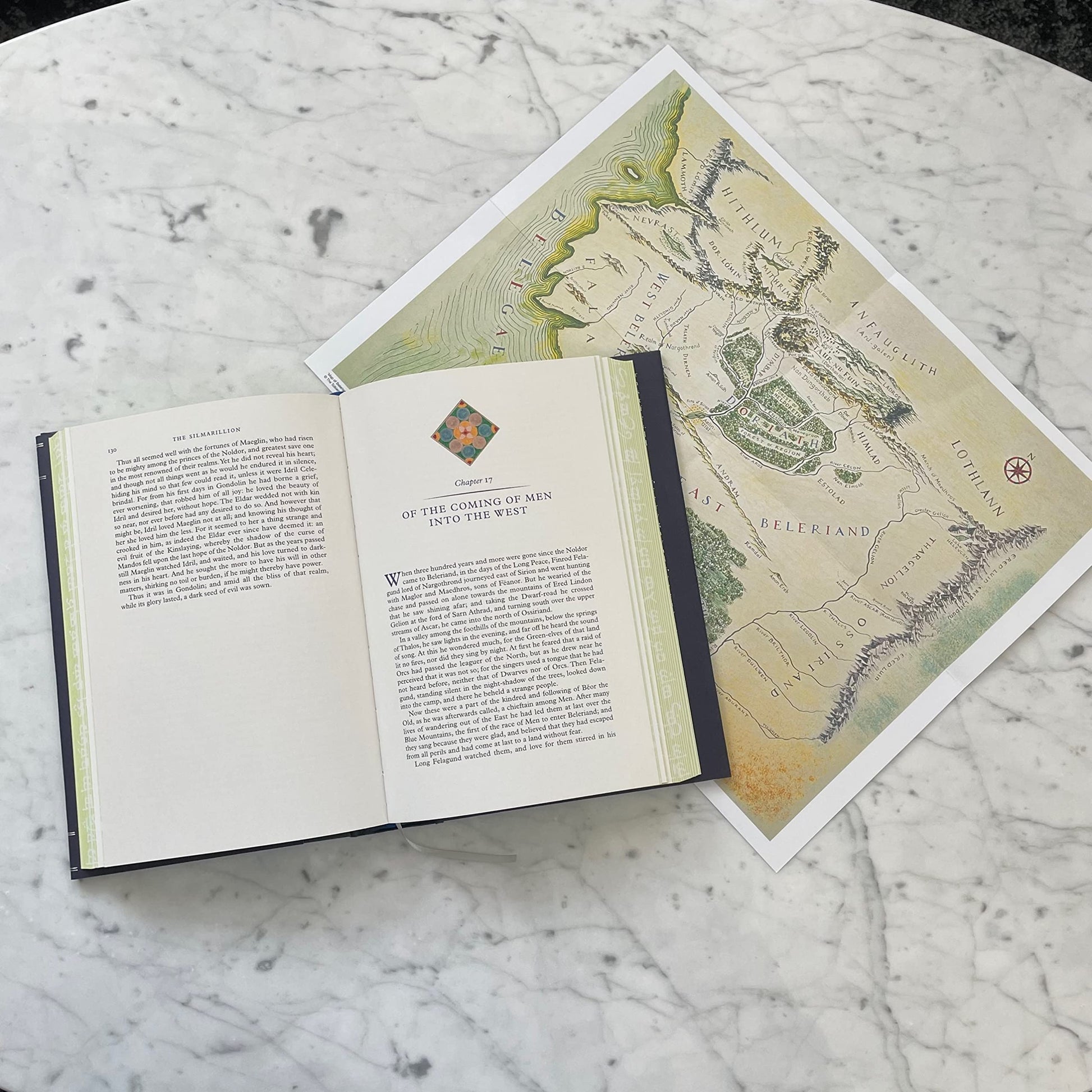 The Silmarillion: Illustrated by J.R.R. Tolkien (Tolkien Editions)