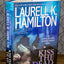 Kiss the Dead (Anita Blake, Vampire Hunter)