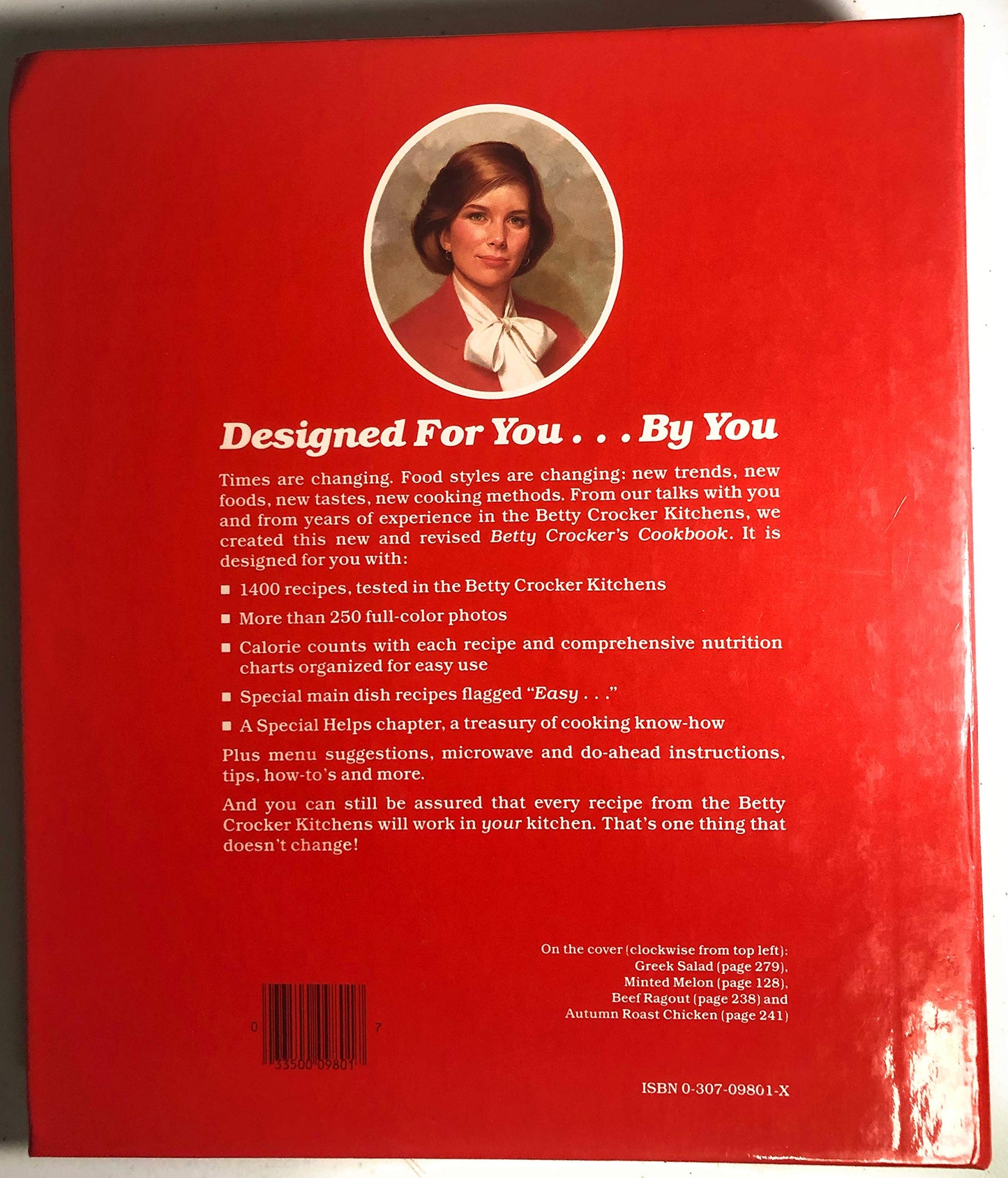 Betty Crocker's Cookbook (5-Ring Binder) by Miakarts Books