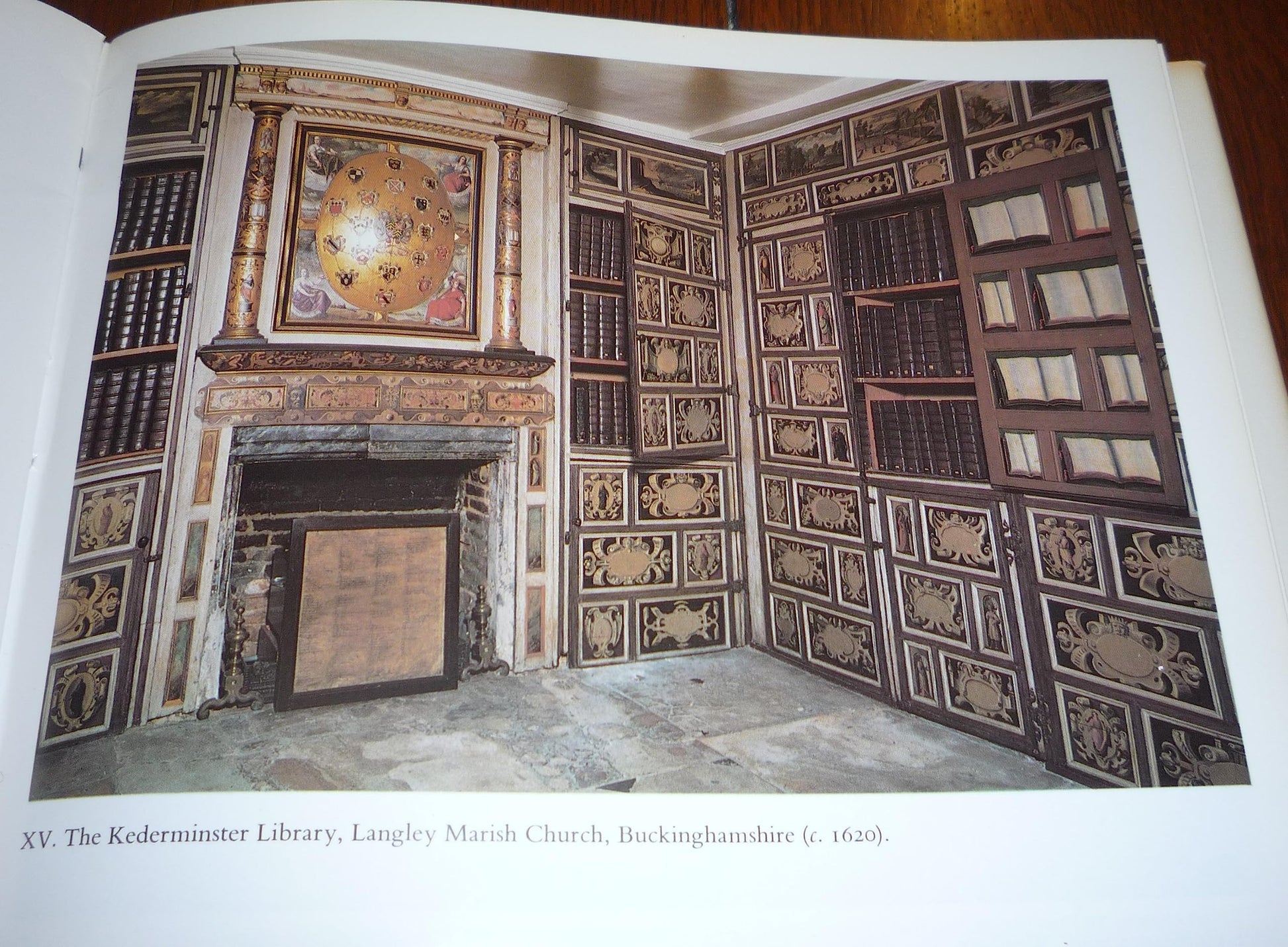 Life in the English Country House: A Social and Architectural History