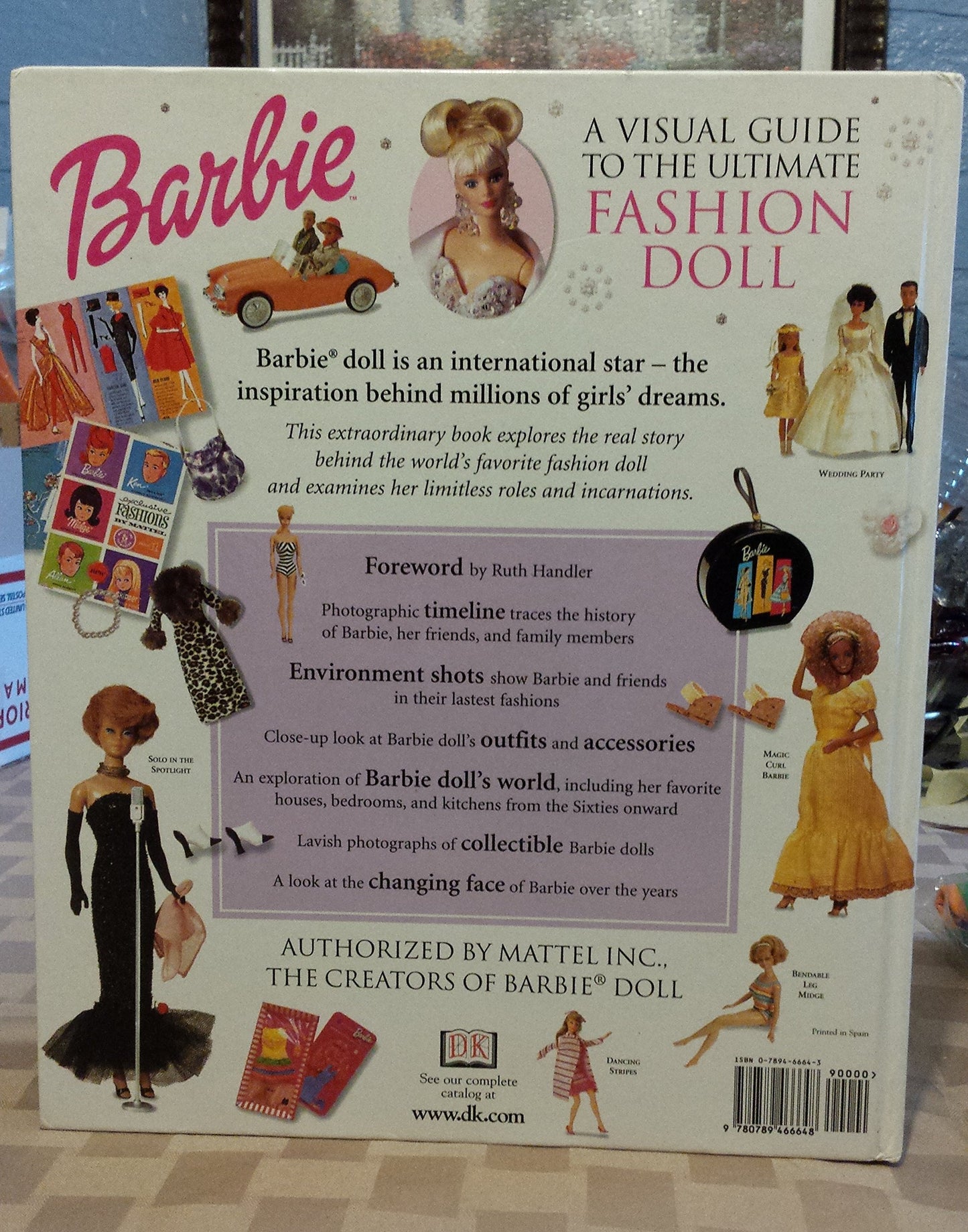 Barbie: VISUAL GUIDE TO THE ULTIMATE FASHION DOLL by O'Neill