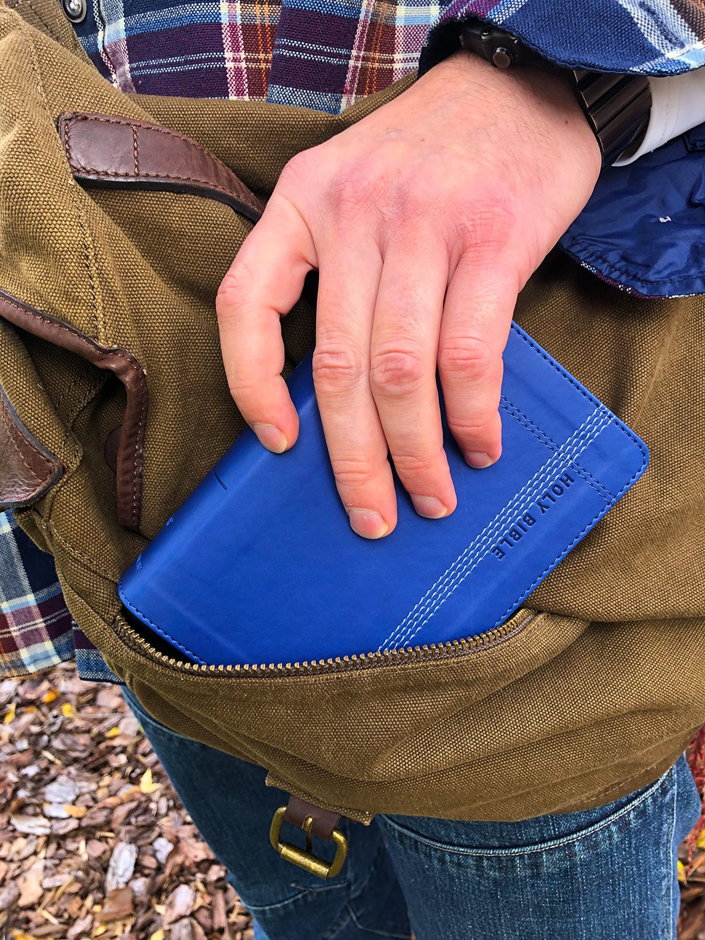 NIV, Reference Bible, Compact, Leathersoft, Blue, Red Letter, Comfort Print