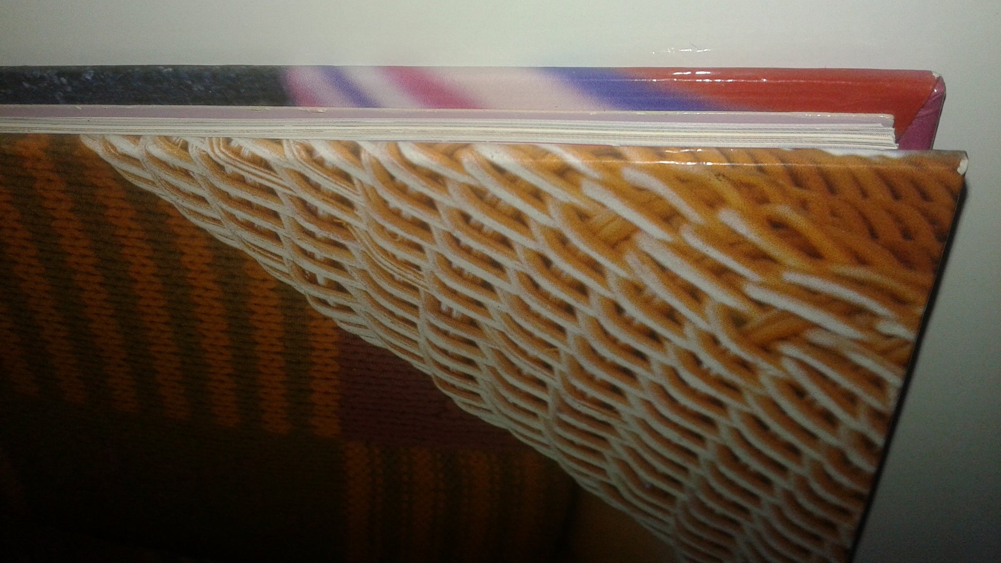 Knitting Beyond the Edge: Cuffs And Collars, Necklines, Hems, Closures- The Essential Collection of Decorative Finishes