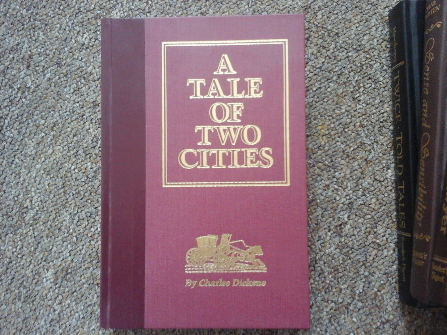 A Tale of Two Cities (The World's Best Reading)