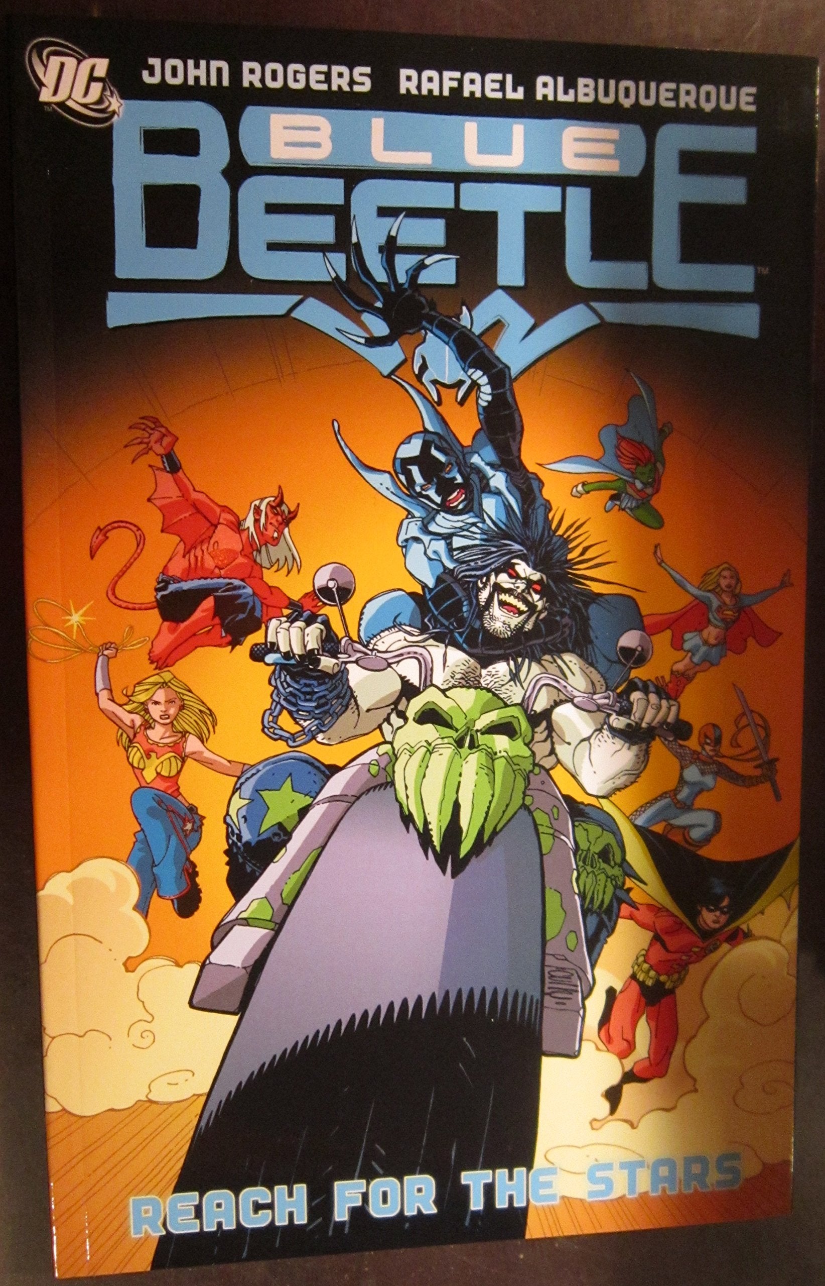 Blue Beetle: Reach for the Stars - VOL 03