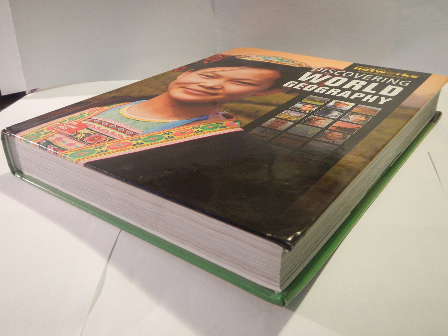 Discovering World Geography, Student Edition (GEOGRAPHY: WORLD & ITS PEOPLE)
