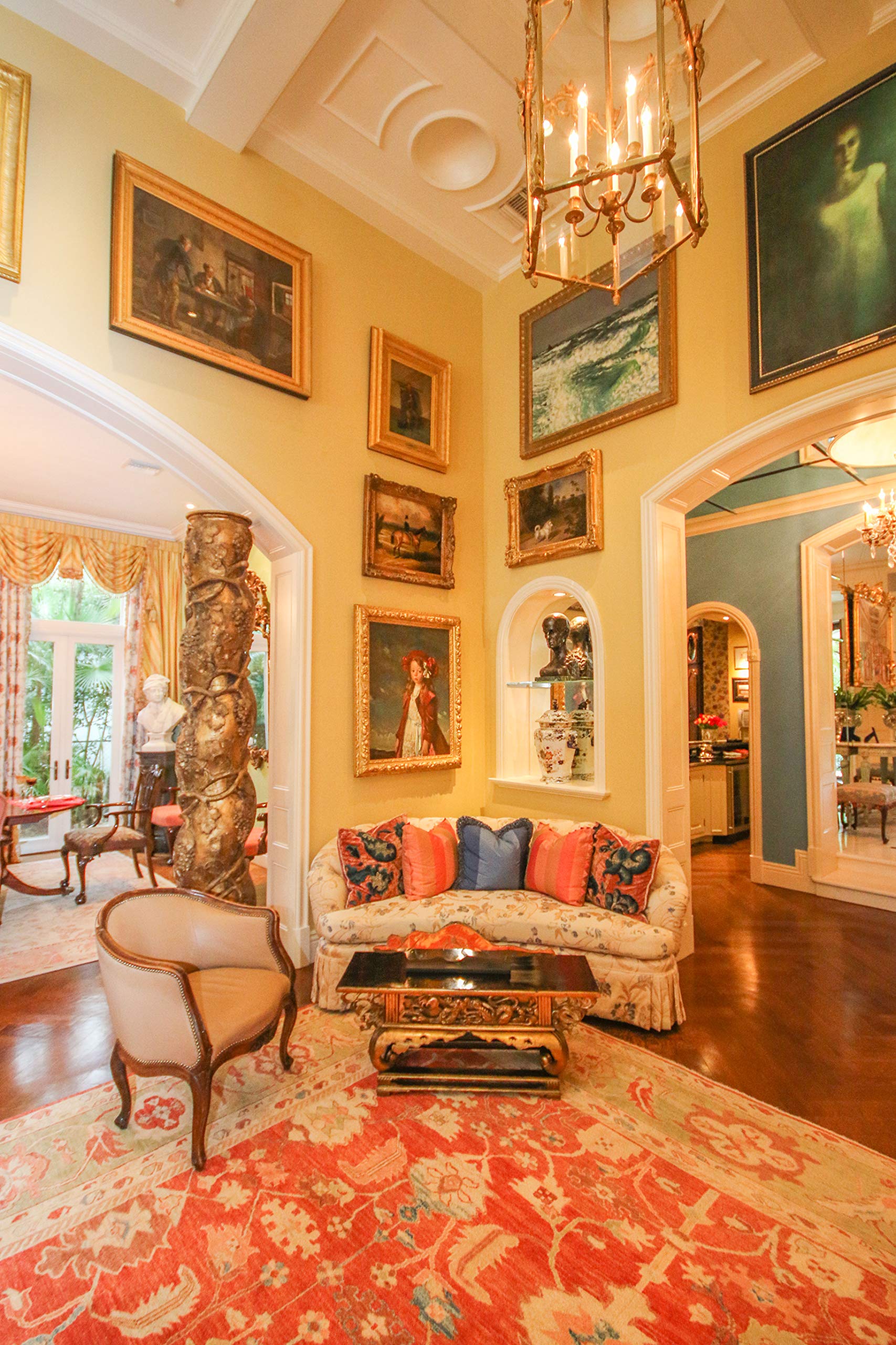 Holly Holden?s Pearls of Palm Beach: A secret peek into eight elegant, timeless and tailored houses