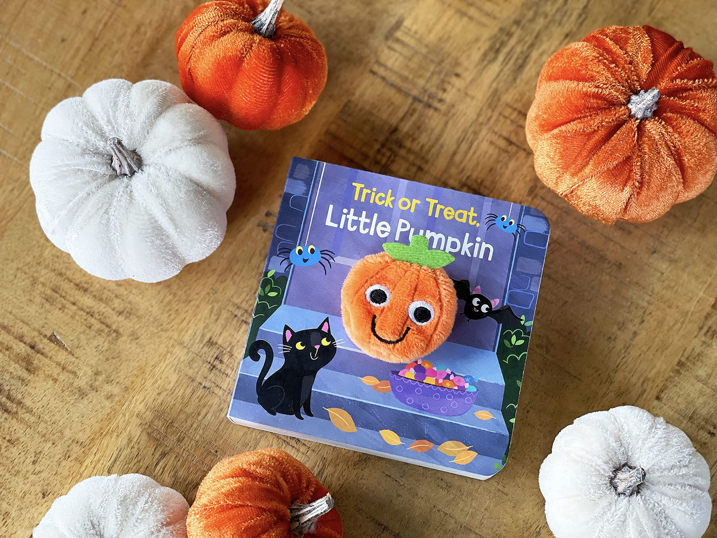Trick Or Treat Little Pumpkin Finger Puppet Halloween Board Book Ages 0-4 (Children's Interactive Finger Puppet Board Book)