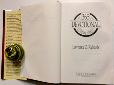 365 Day Devotional Commentary by Richards, Larry