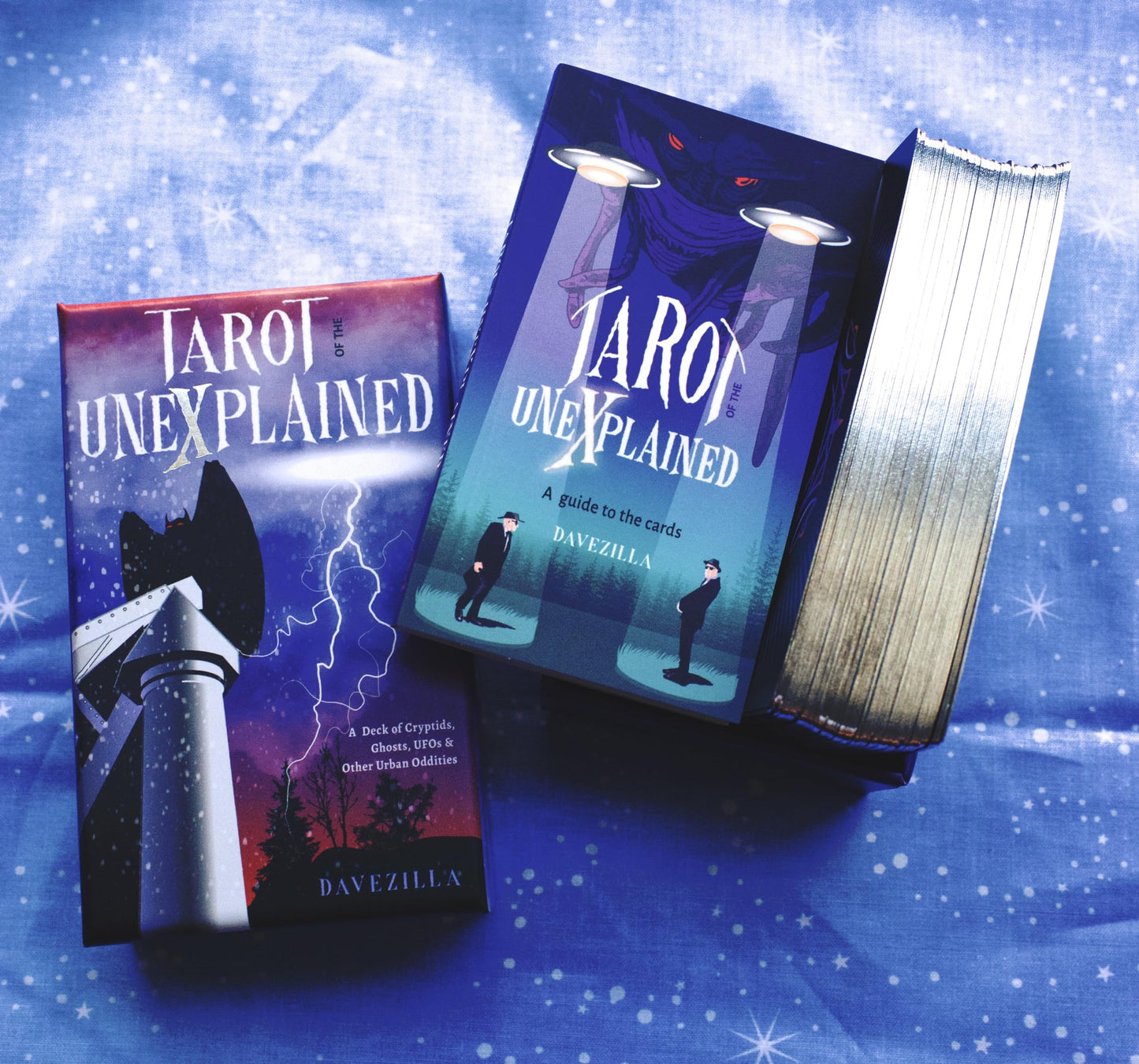 Tarot of the Unexplained: A Deck of Cryptids, Ghosts, UFOs and Other Urban Oddities (78 Cards and 96-Page Full-Color Booklet)