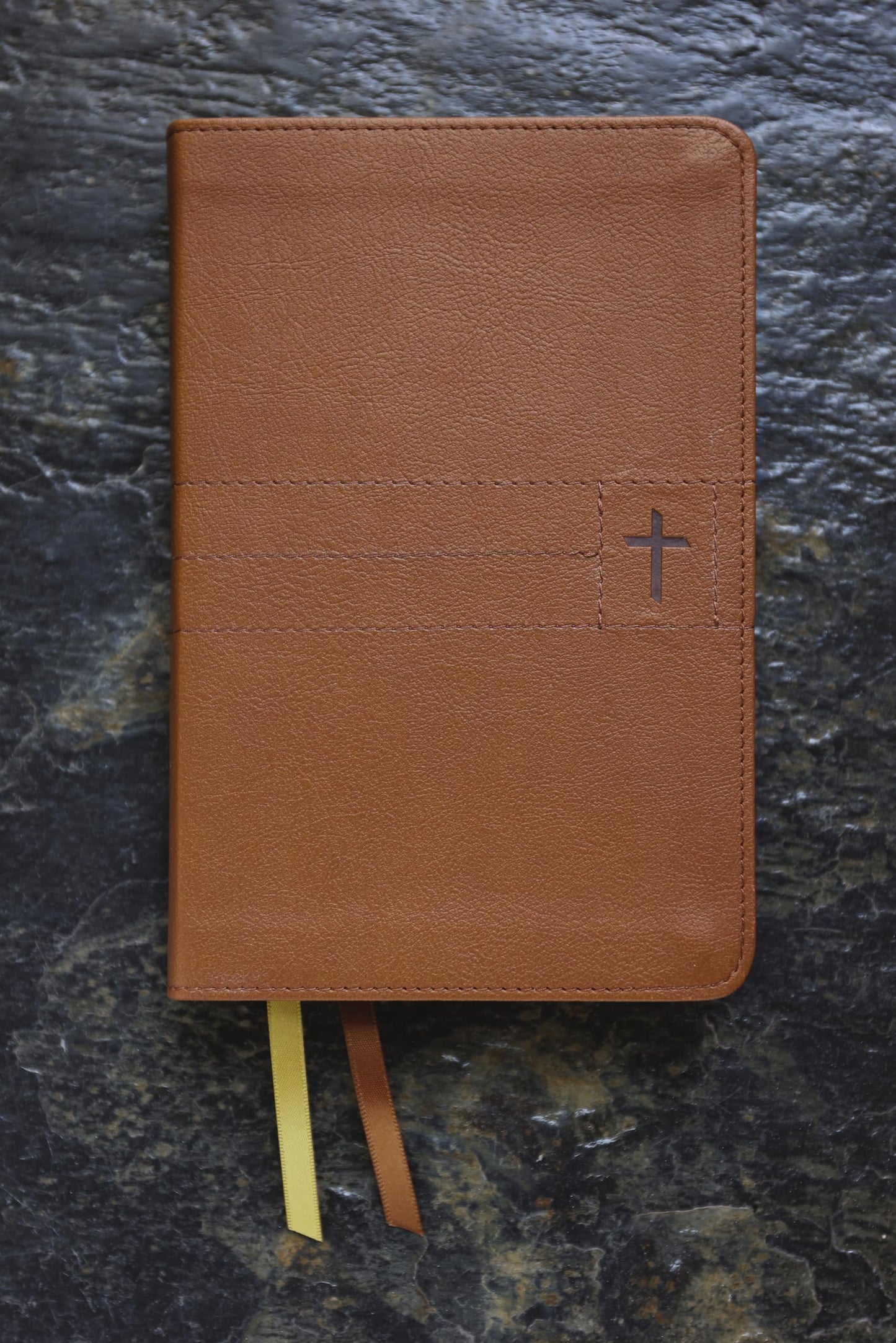 NIV, Thinline Bible, Compact, Leathersoft, Brown, Red Letter, Comfort Print