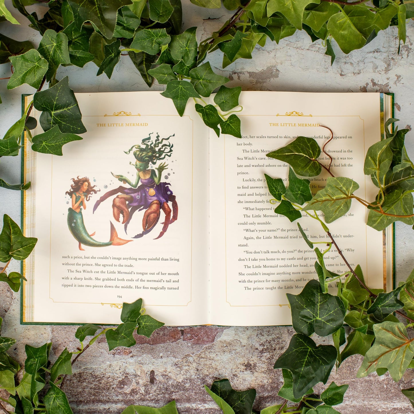 The Land of Stories: A Treasury of Classic Fairy Tales