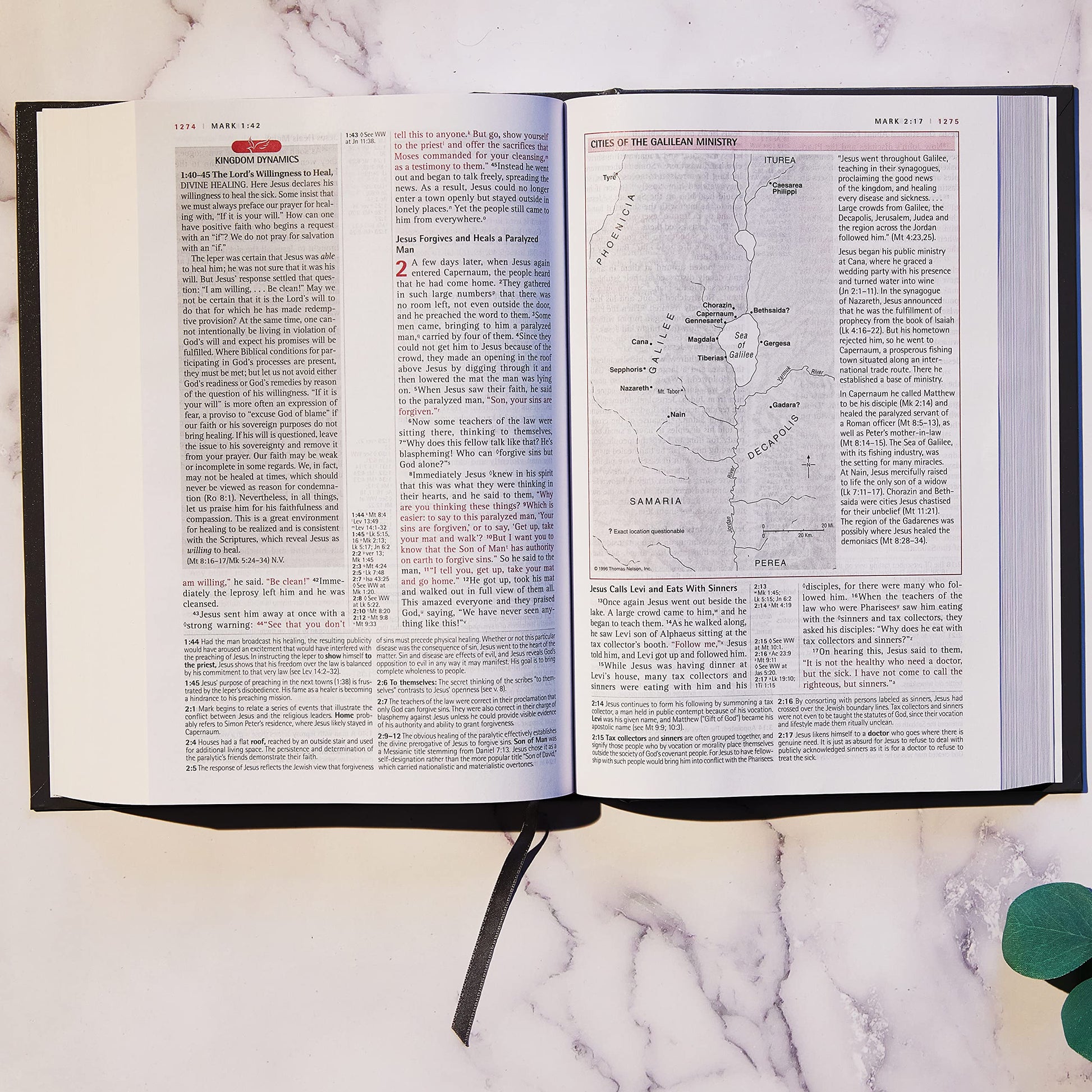 New Spirit Filled Life Bible: Kingdom Equipping Through the Power of the Word