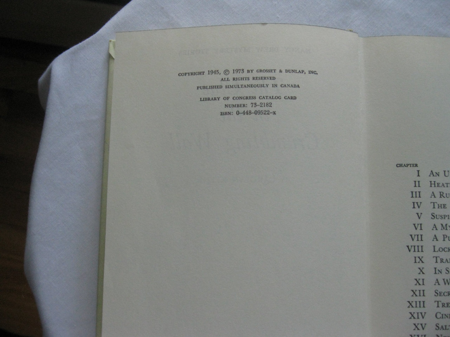 The Clue in the Crumbling Wall (Nancy Drew, Book 22) by Keen