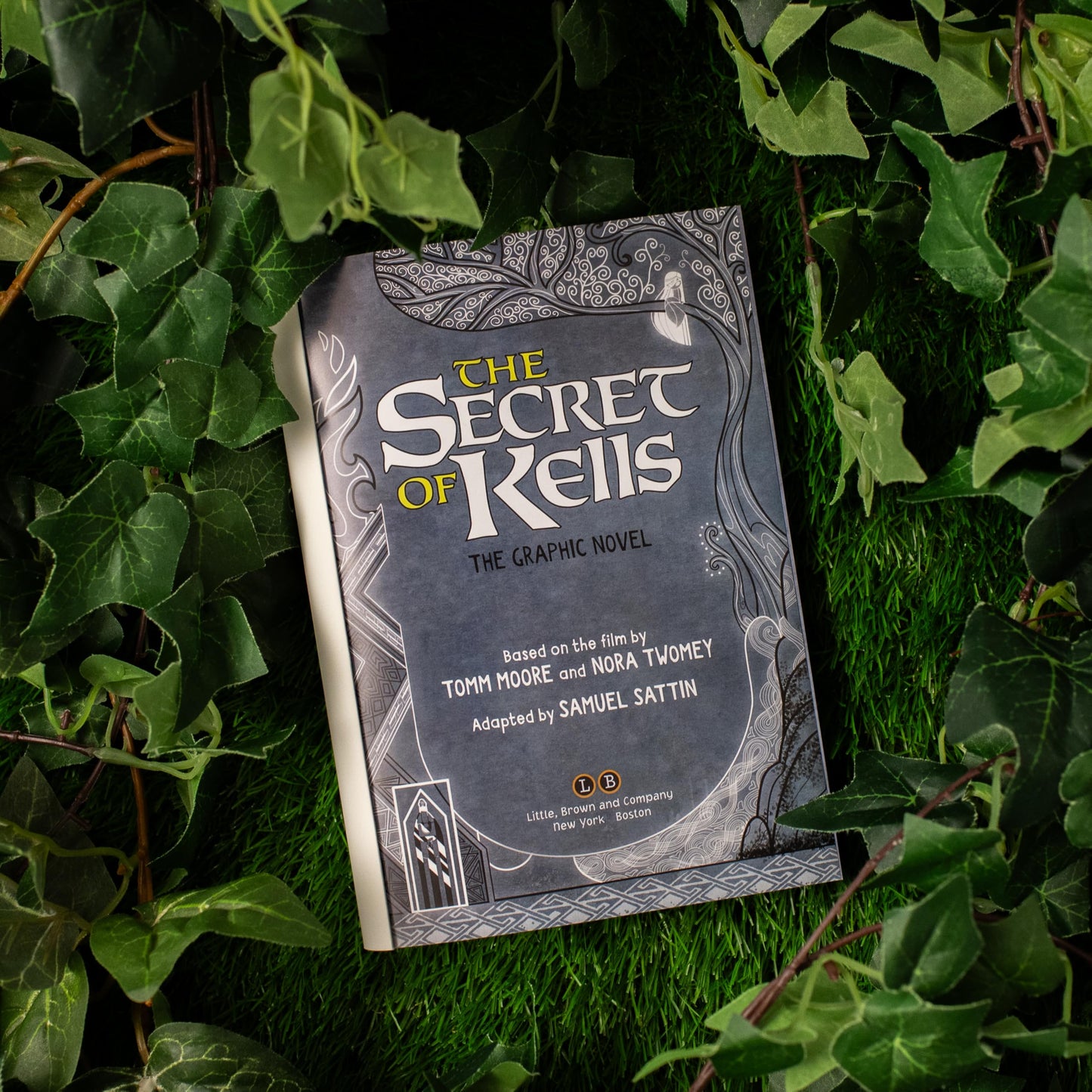 The Secret of Kells: The Graphic Novel (Cartoon Saloons Irish Folklore)