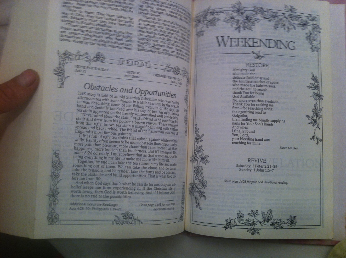 NIV Womens Devotional Bible