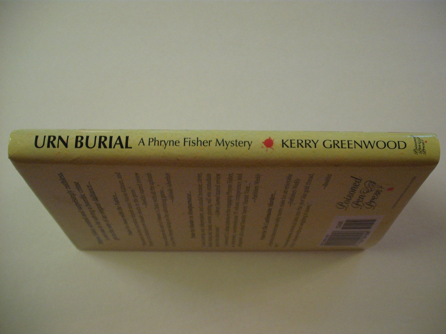 Urn Burial (Phryne Fisher Mysteries)