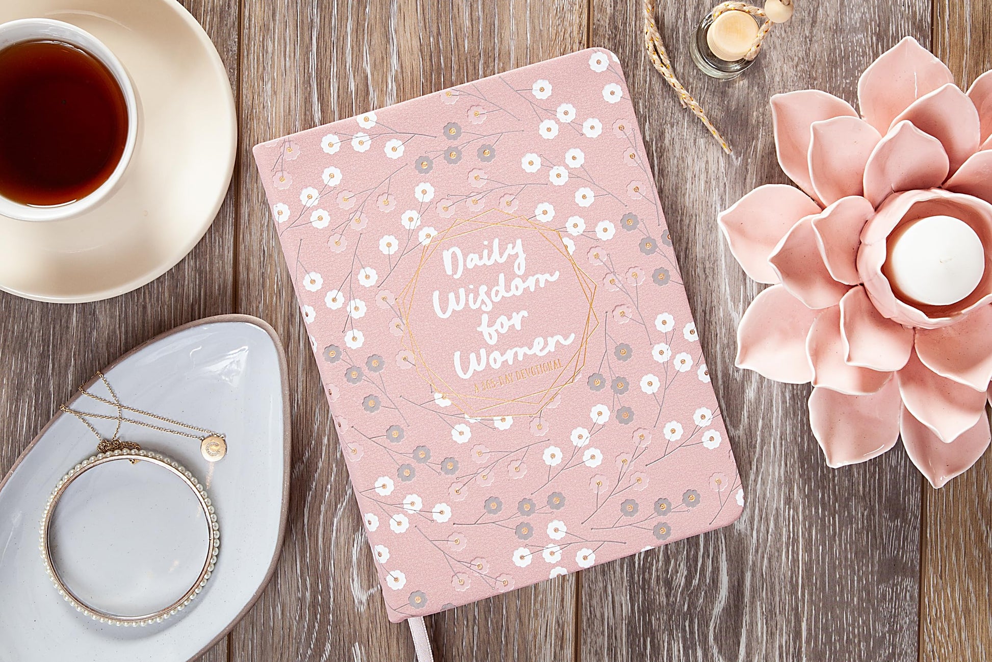 Daily Wisdom for Women: A 365-Day Devotional