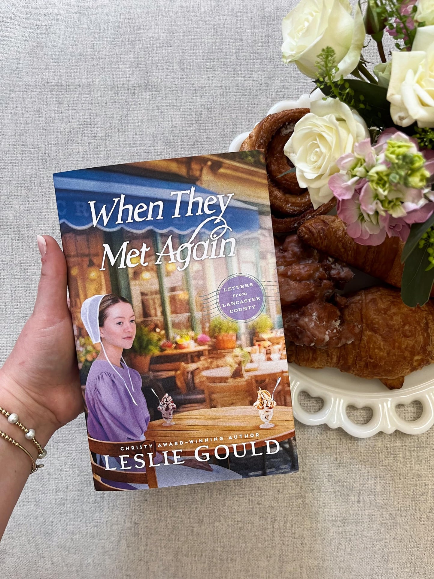 When They Met Again: An Amish Friends to Lovers Contemporary Romance Set in Lancaster County (Letters from Lancaster County)